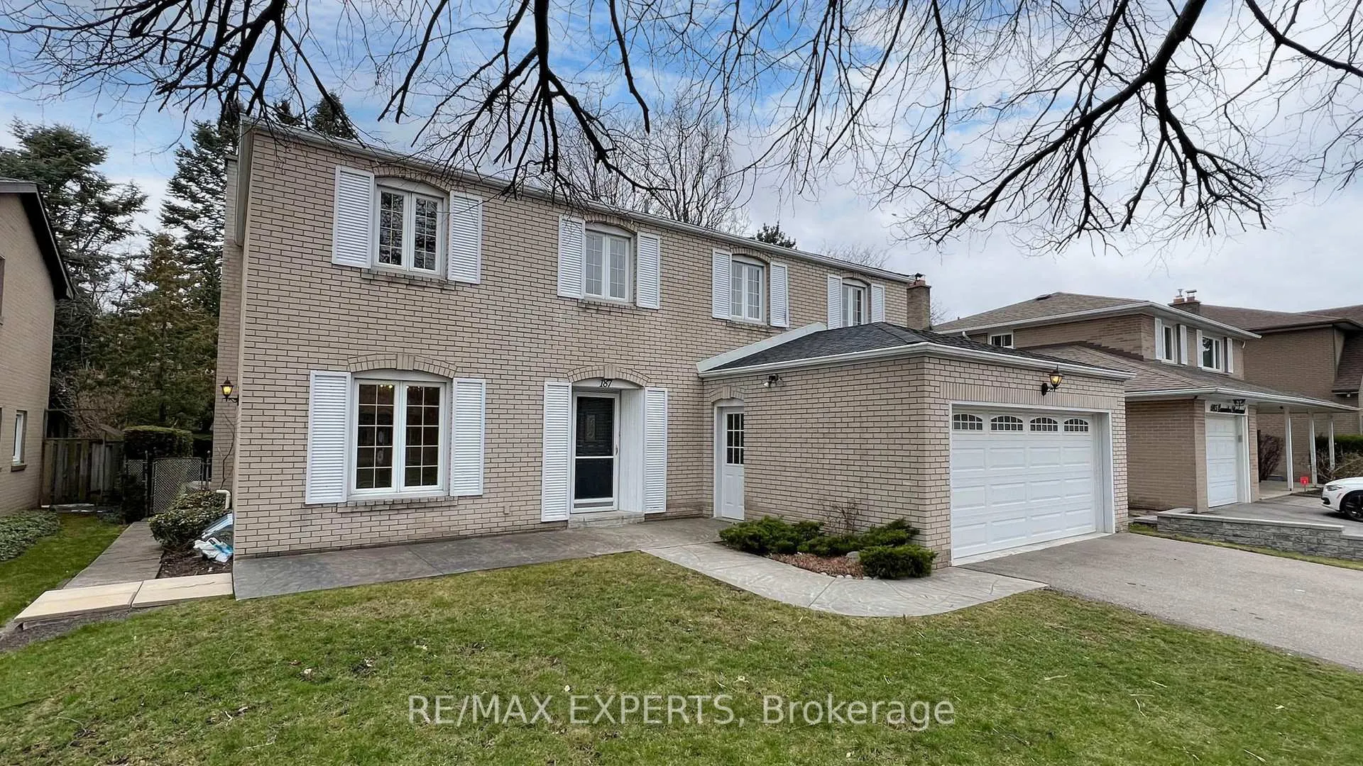 Photo 2 of 187 Cassandra Boulevard, North York, Parkwoods-Donalda — HOMEH