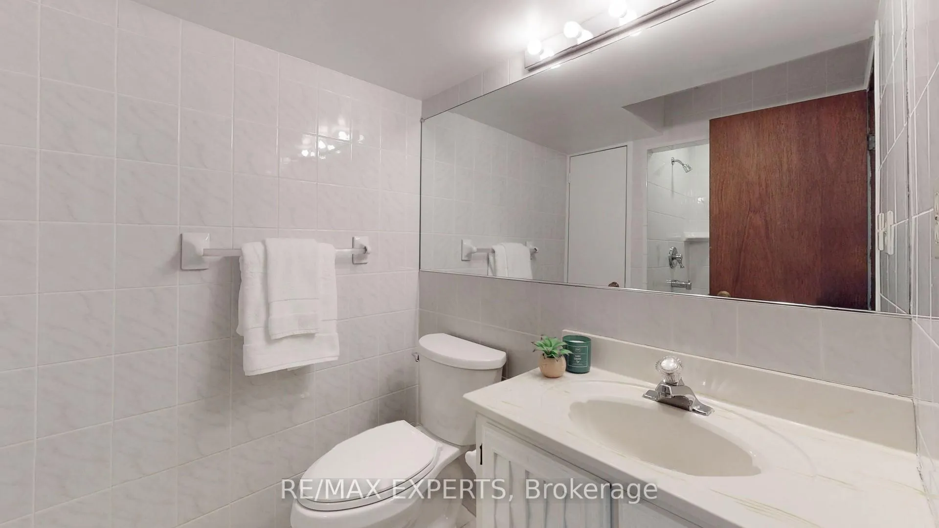 Photo 36 of 187 Cassandra Boulevard, North York, Parkwoods-Donalda — HOMEH