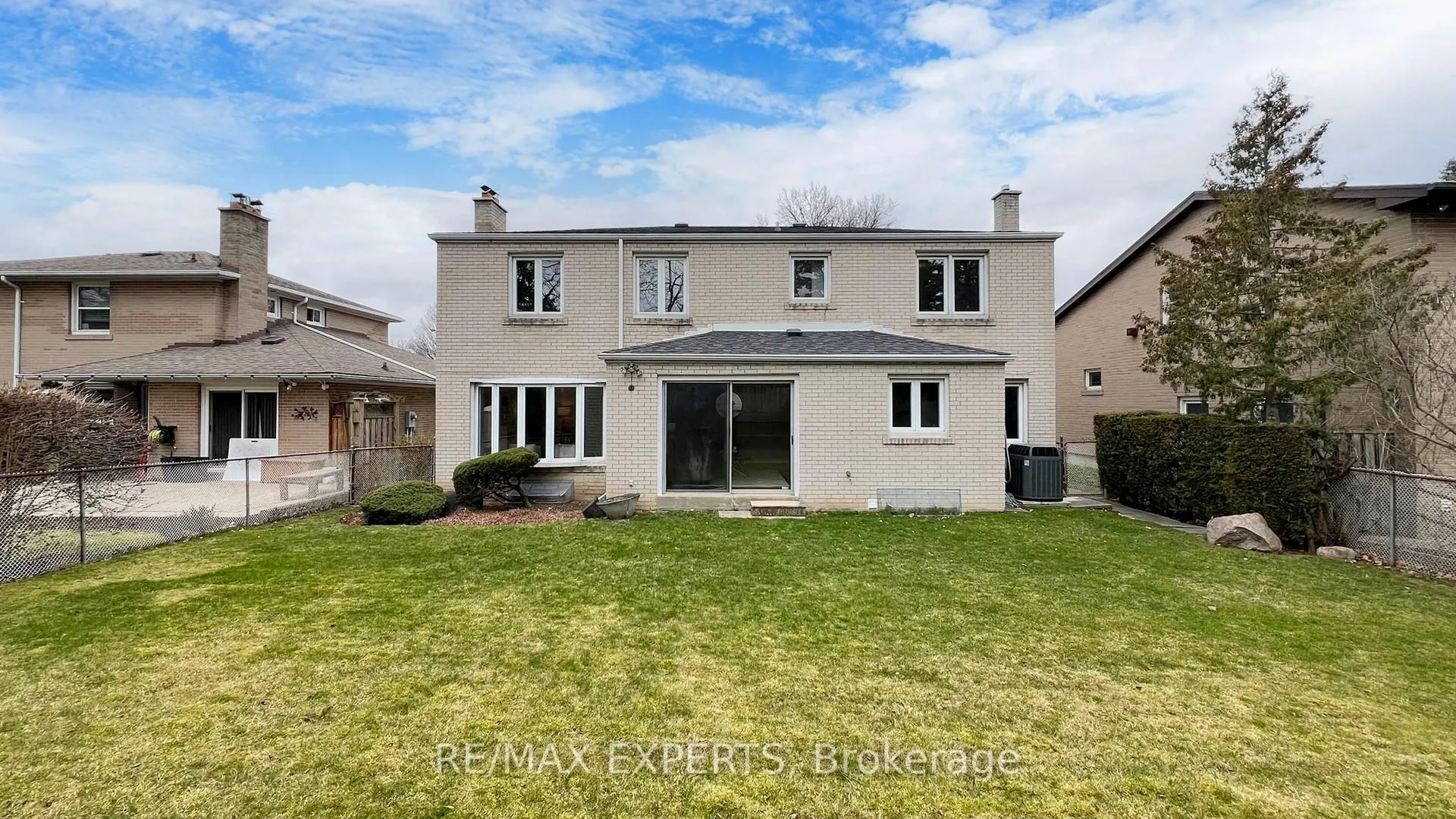 Photo 37 of 187 Cassandra Boulevard, North York, Parkwoods-Donalda — HOMEH