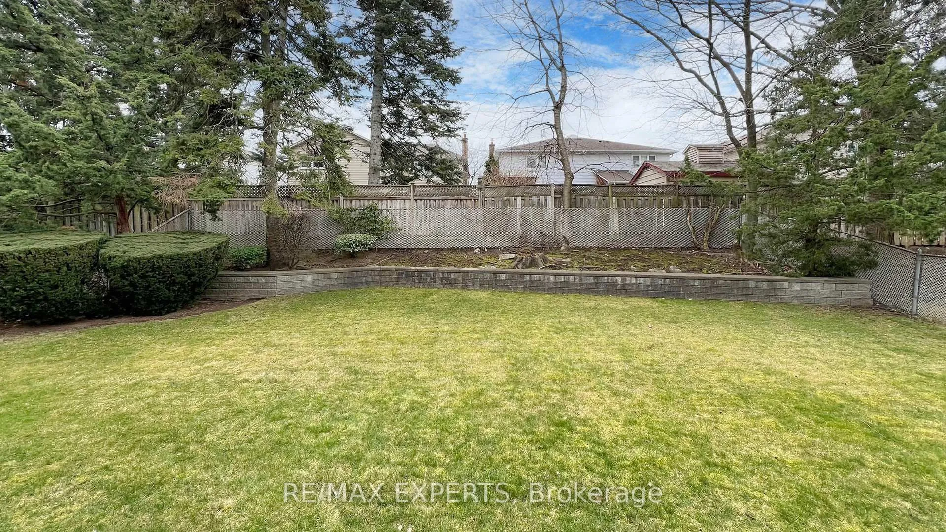 Photo 39 of 187 Cassandra Boulevard, North York, Parkwoods-Donalda — HOMEH