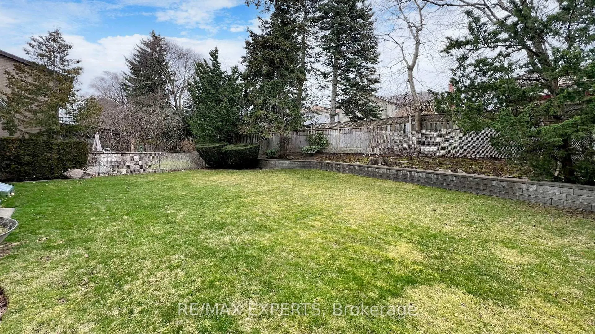 Photo 40 of 187 Cassandra Boulevard, North York, Parkwoods-Donalda — HOMEH