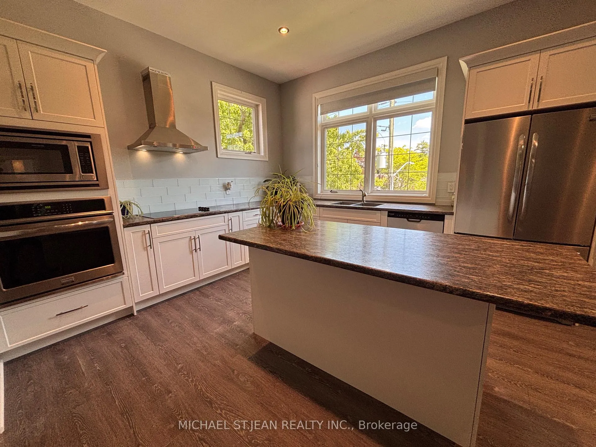 Photo 2 of 71 Wilson Street E, Hamilton, Ancaster — HOMEH