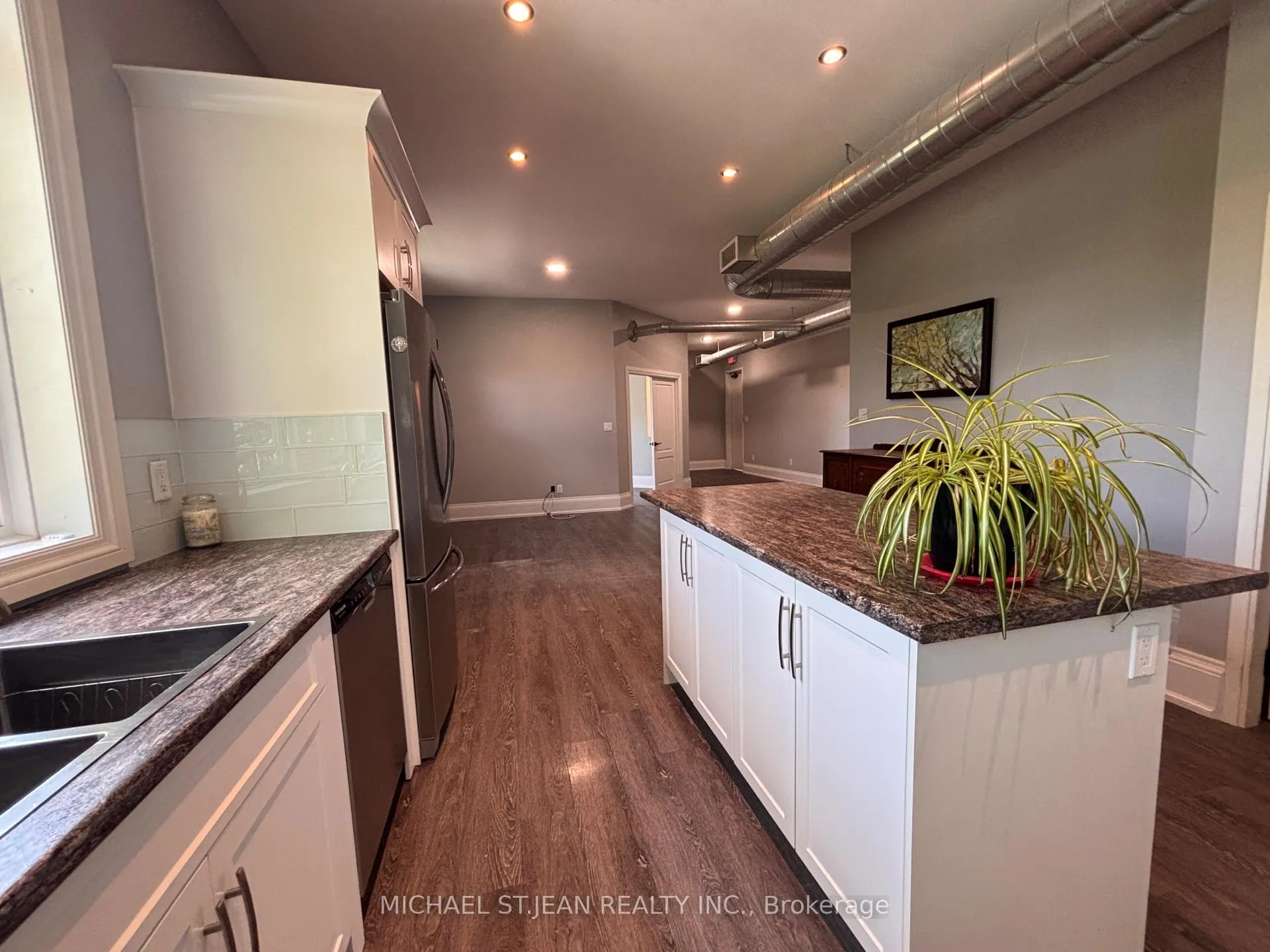 Photo 4 of 71 Wilson Street E, Hamilton, Ancaster — HOMEH
