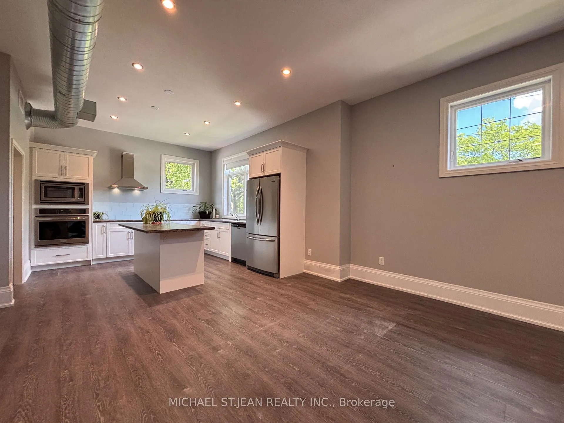 Photo 6 of 71 Wilson Street E, Hamilton, Ancaster — HOMEH