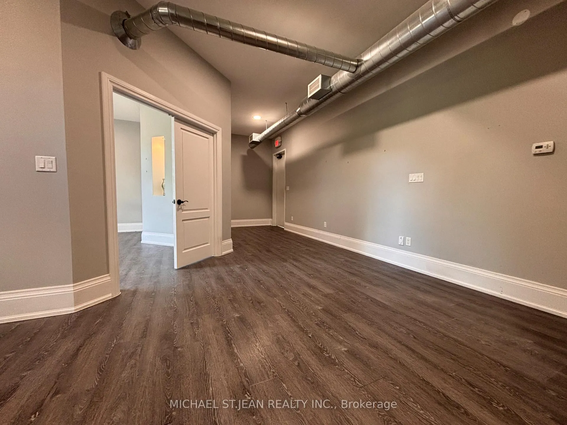 Photo 8 of 71 Wilson Street E, Hamilton, Ancaster — HOMEH