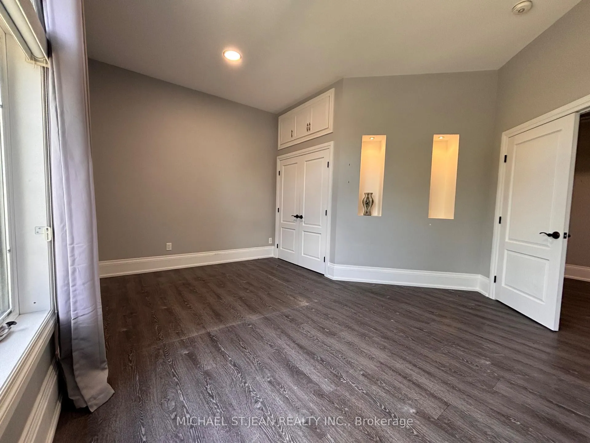 Photo 10 of 71 Wilson Street E, Hamilton, Ancaster — HOMEH