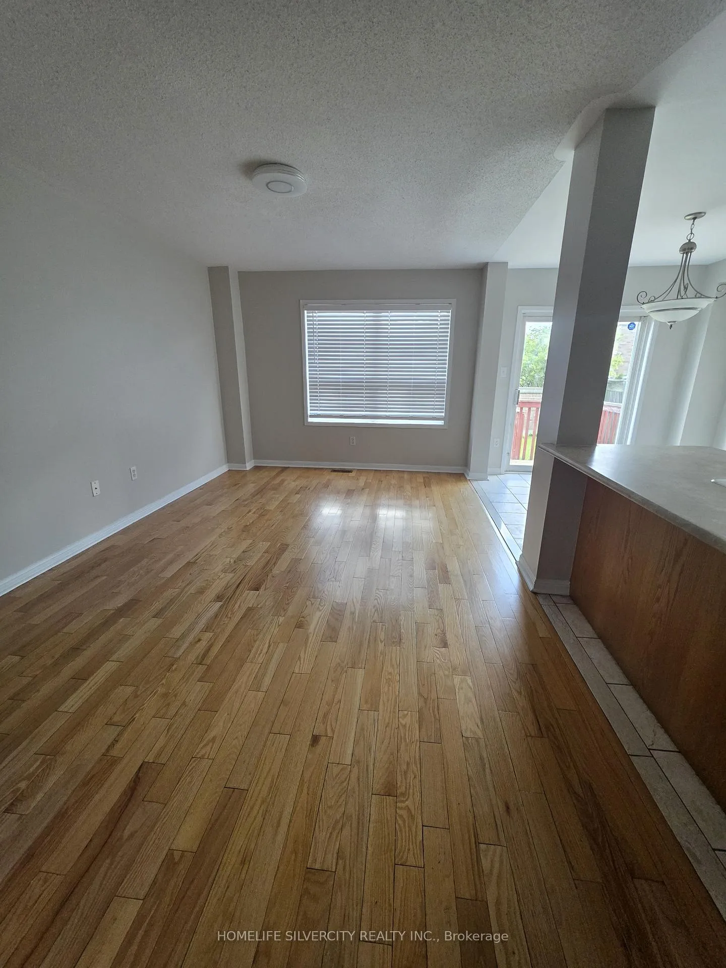 Photo 3 of 138 Tianalee Crescent, Brampton, Fletcher's Meadow — HOMEH