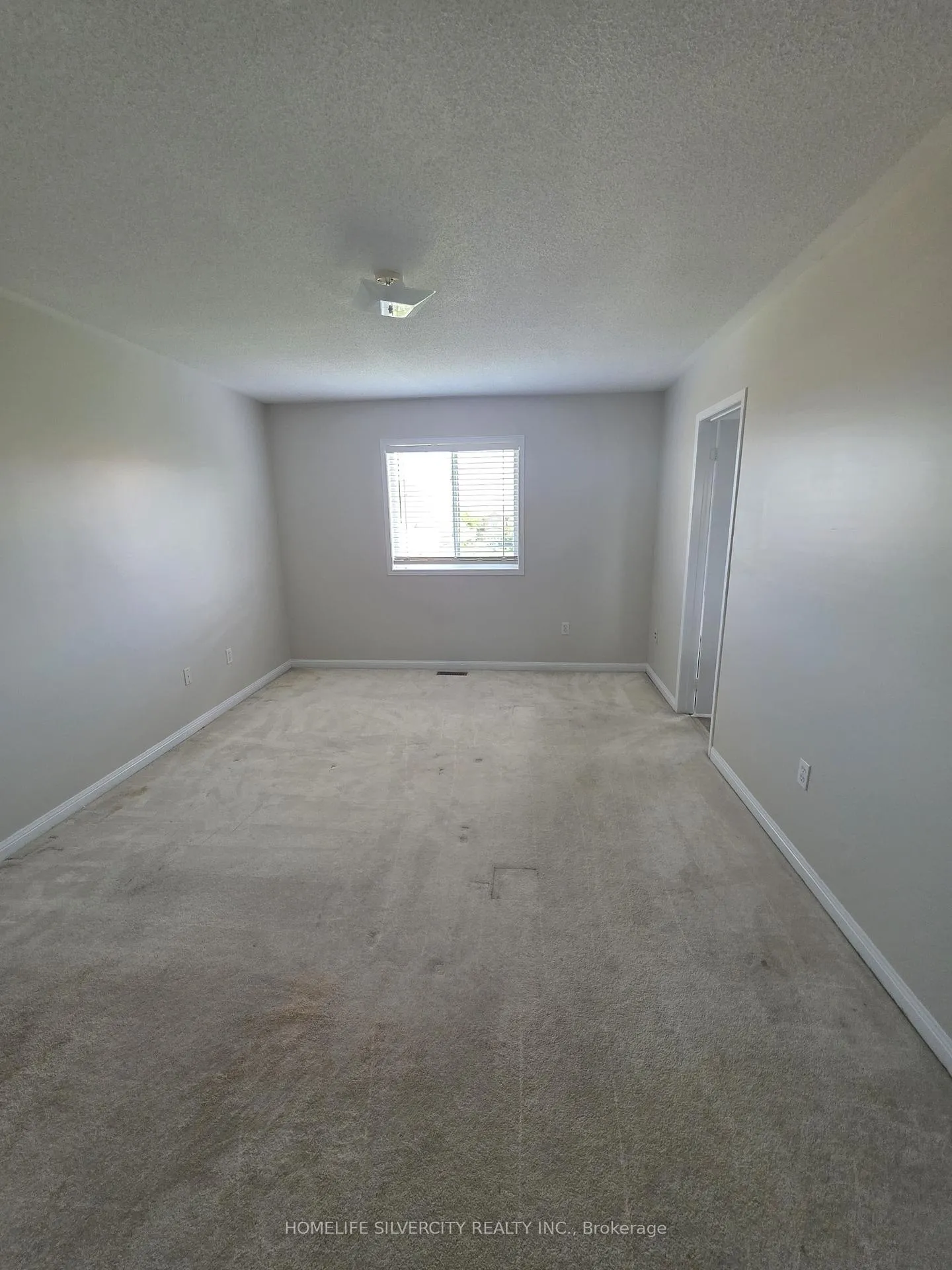 Photo 9 of 138 Tianalee Crescent, Brampton, Fletcher's Meadow — HOMEH