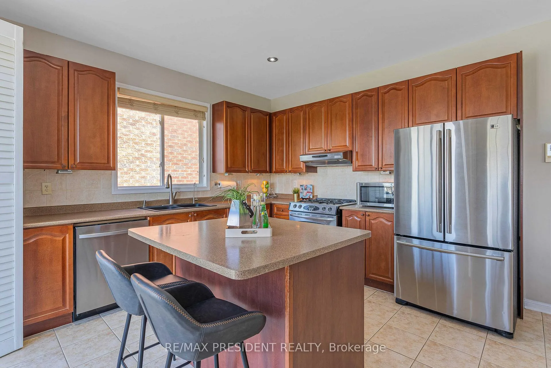 Photo 8 of 151 Herdwick Street, Brampton, Gore Industrial North — HOMEH