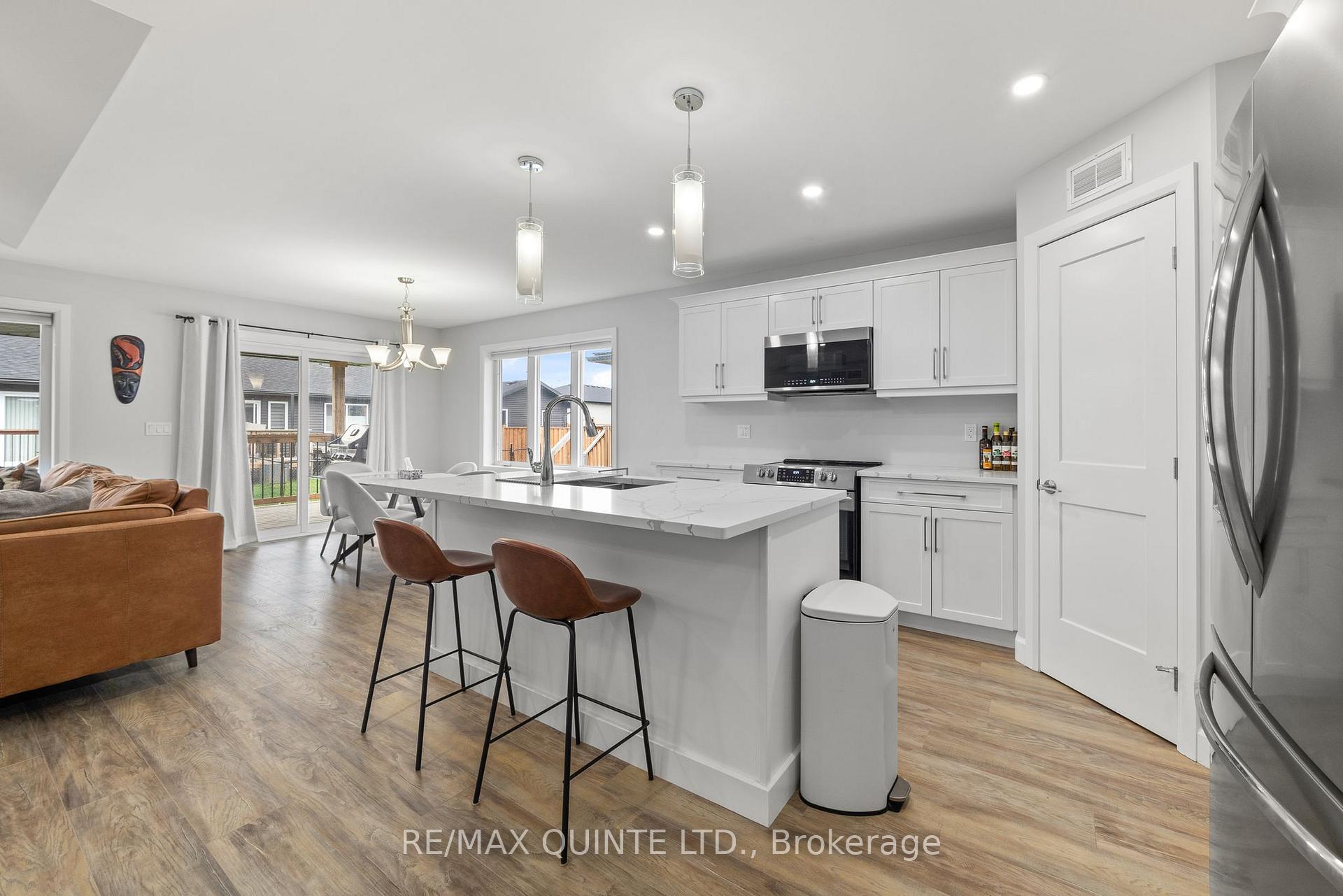 Photo 4 of 118 Sienna Avenue, Belleville, Belleville Ward — HOMEH