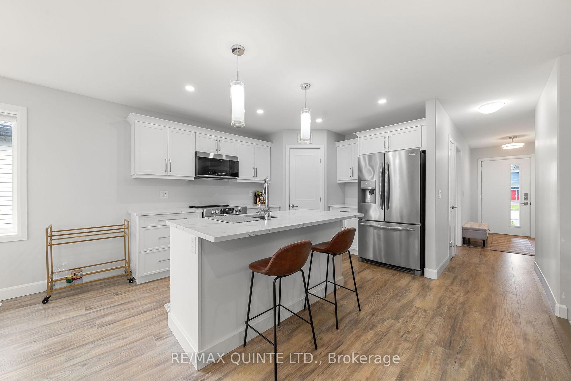 Photo 5 of 118 Sienna Avenue, Belleville, Belleville Ward — HOMEH