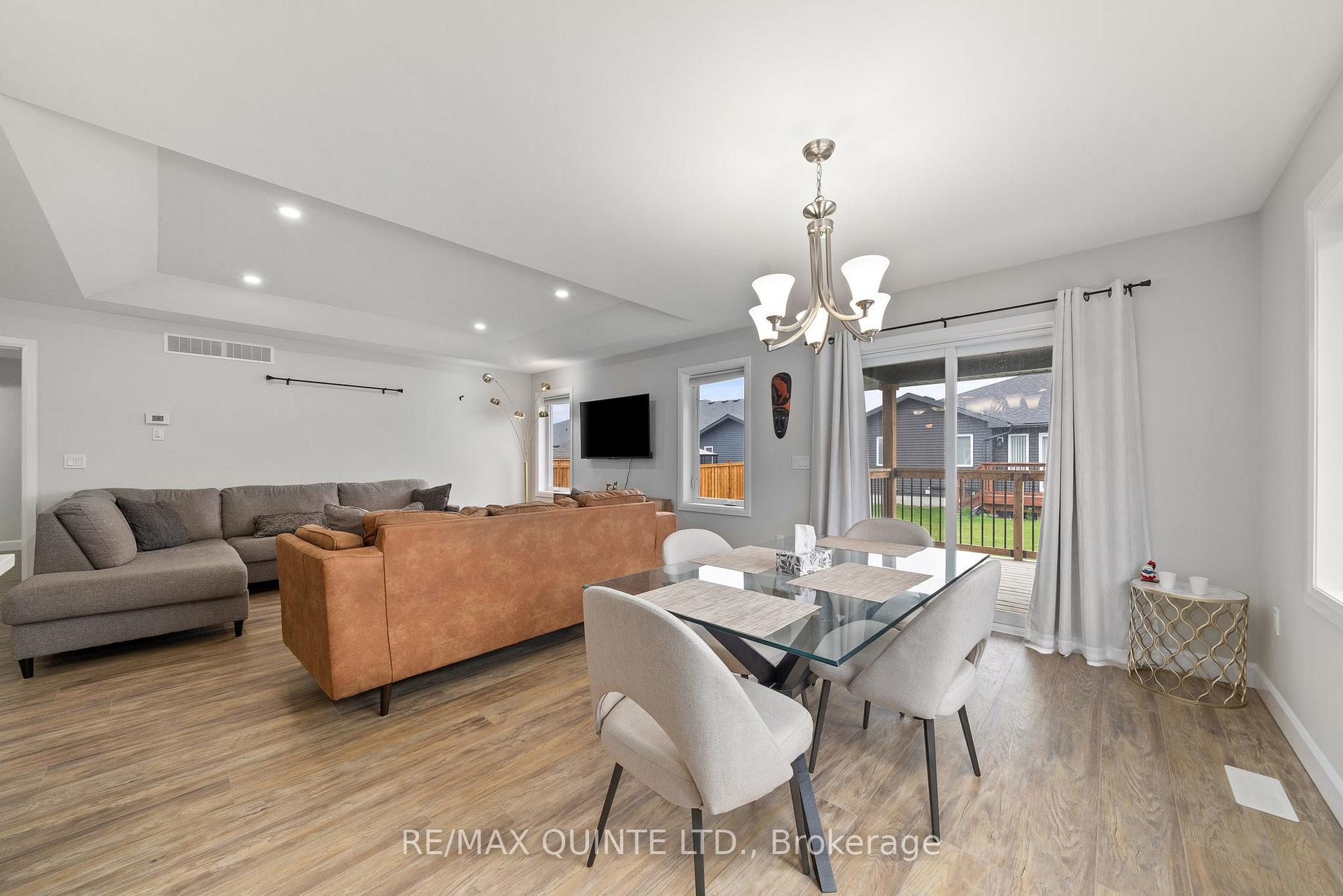 Photo 8 of 118 Sienna Avenue, Belleville, Belleville Ward — HOMEH
