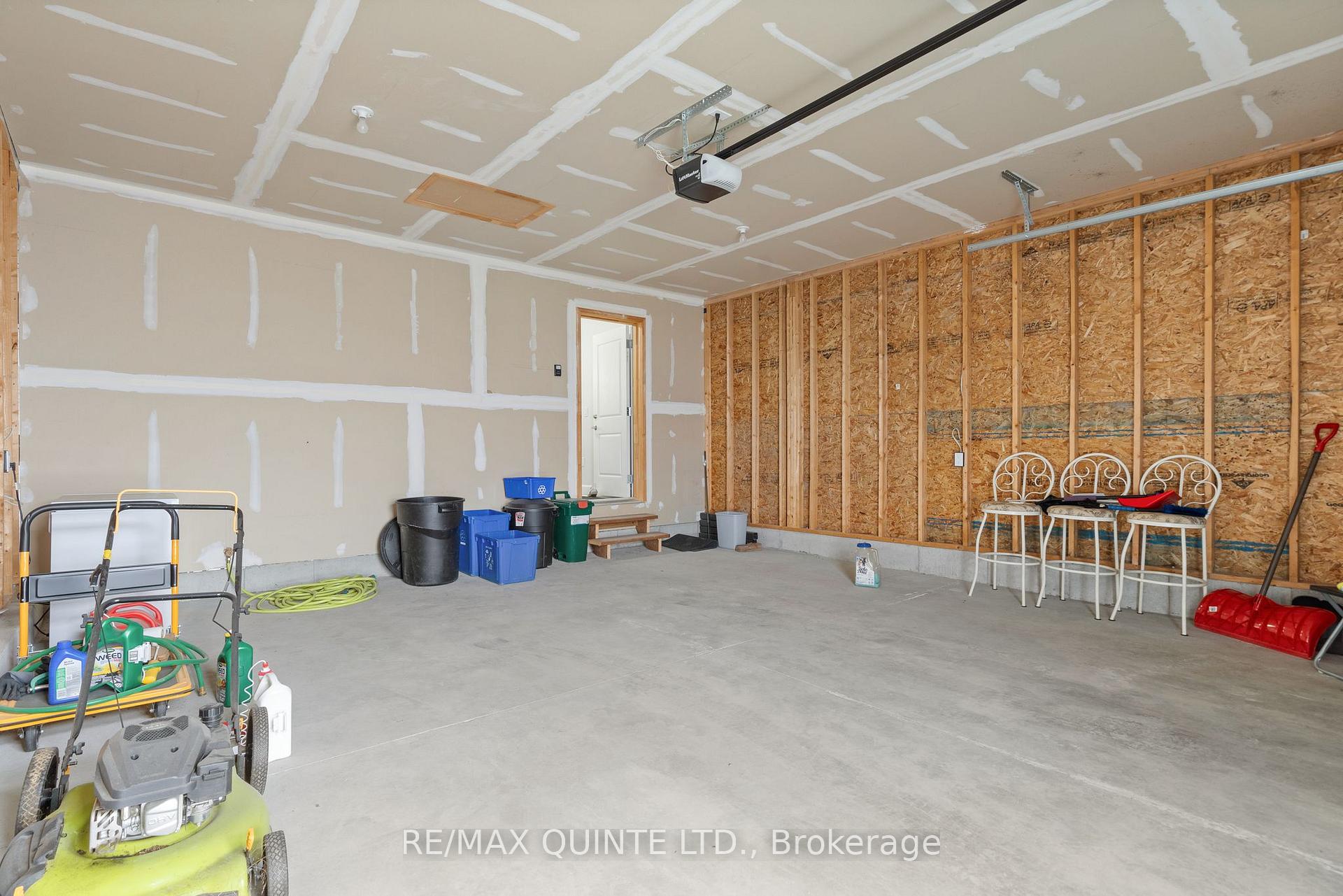 Photo 32 of 118 Sienna Avenue, Belleville, Belleville Ward — HOMEH
