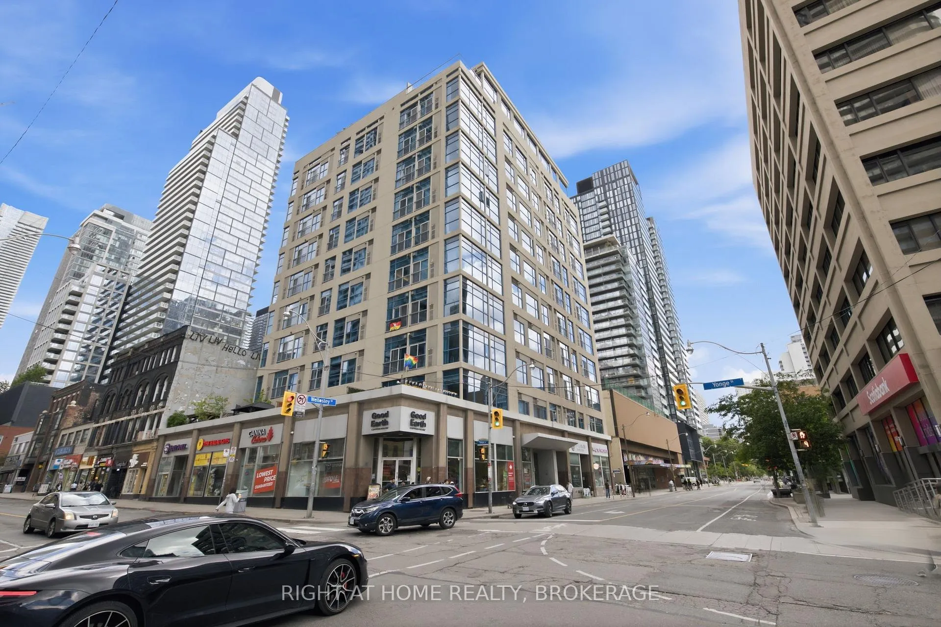 Photo 1 of Unit 802, 8 Wellesley Street E, Toronto, Church-Yonge Corridor — HOMEH