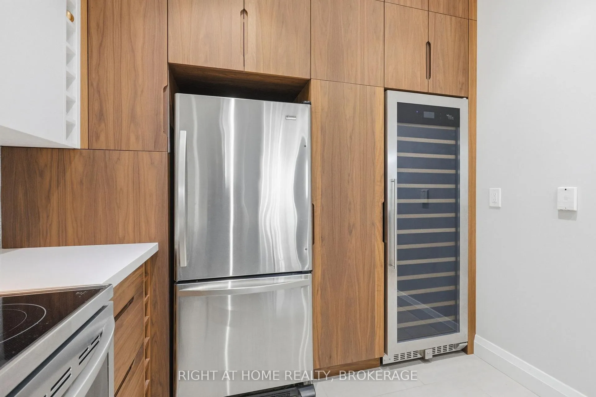 Photo 7 of Unit 802, 8 Wellesley Street E, Toronto, Church-Yonge Corridor — HOMEH