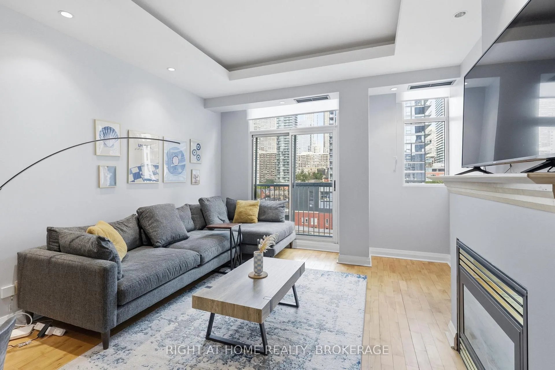 Photo 11 of Unit 802, 8 Wellesley Street E, Toronto, Church-Yonge Corridor — HOMEH