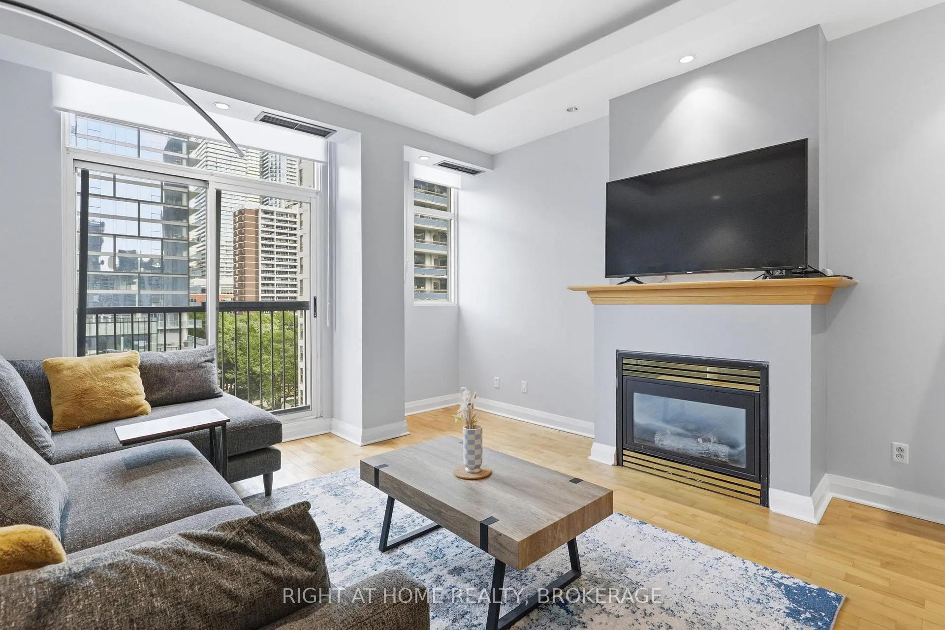 Photo 12 of Unit 802, 8 Wellesley Street E, Toronto, Church-Yonge Corridor — HOMEH