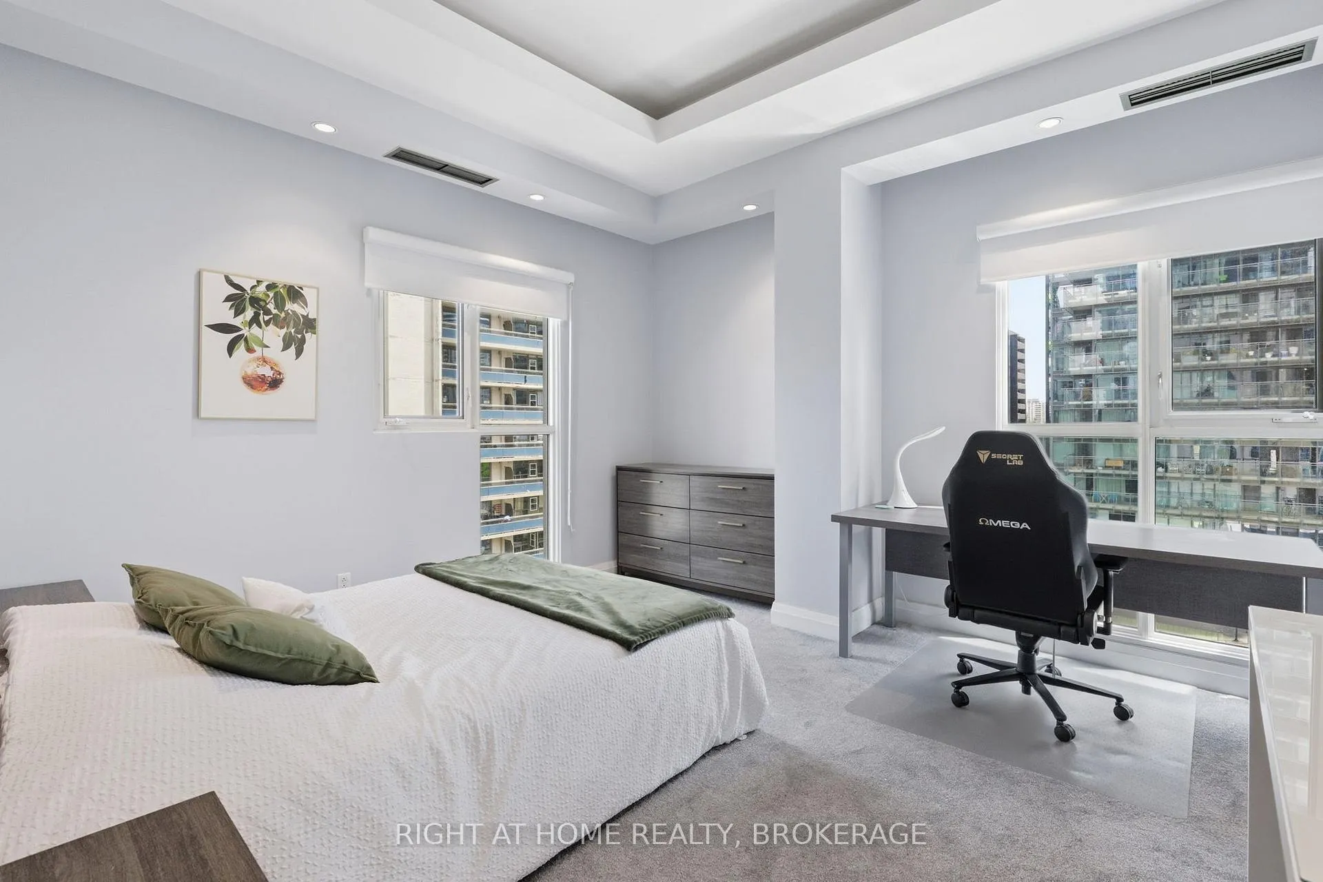 Photo 17 of Unit 802, 8 Wellesley Street E, Toronto, Church-Yonge Corridor — HOMEH
