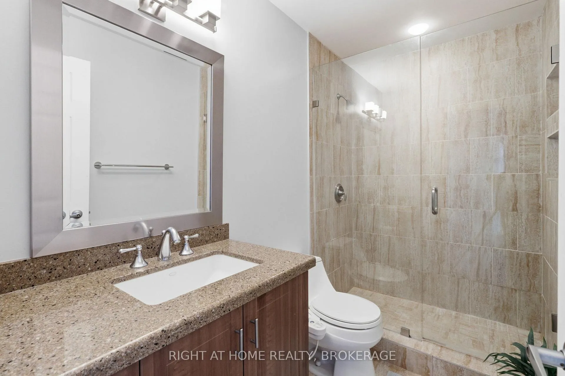 Photo 19 of Unit 802, 8 Wellesley Street E, Toronto, Church-Yonge Corridor — HOMEH