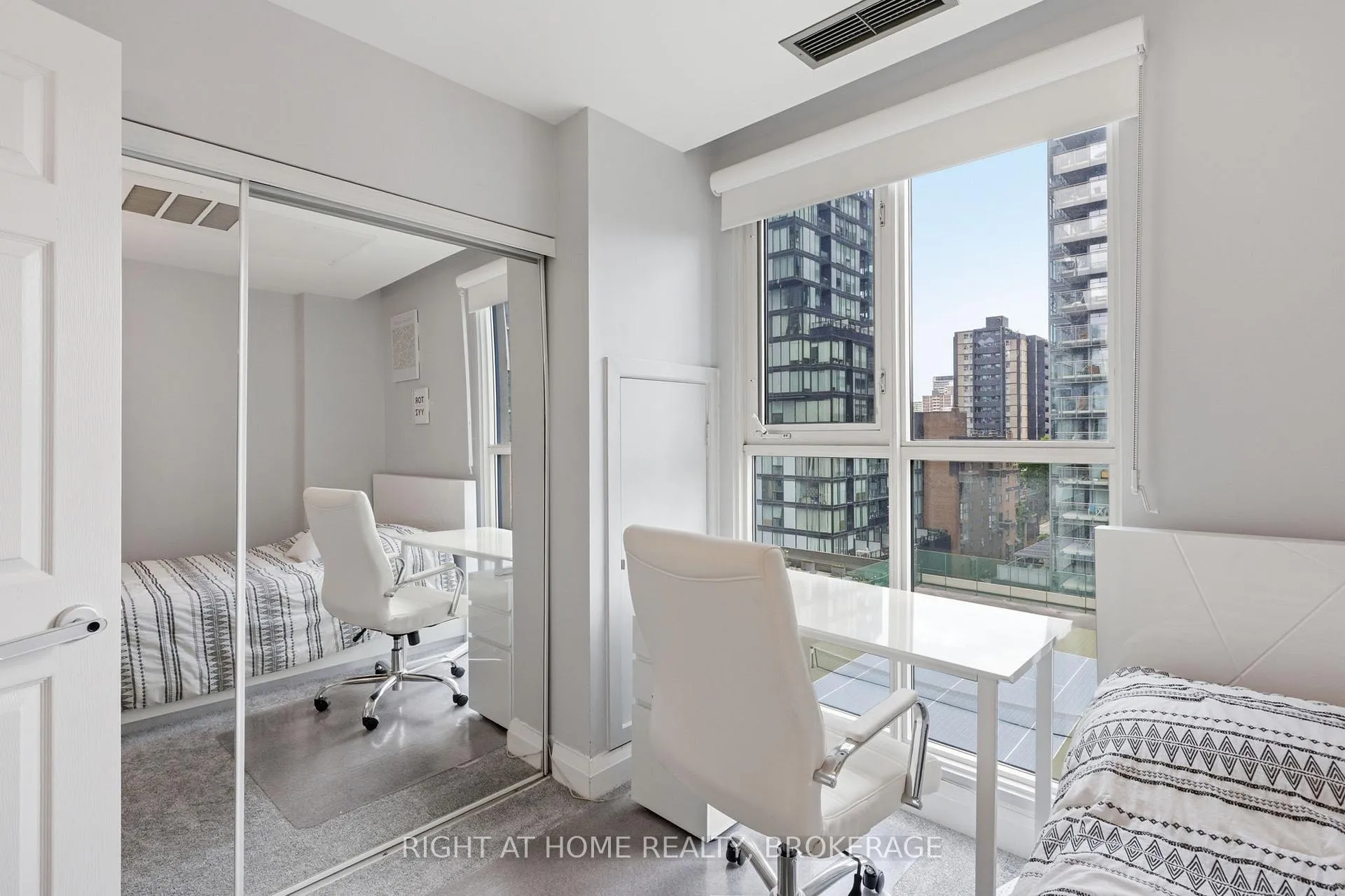 Photo 22 of Unit 802, 8 Wellesley Street E, Toronto, Church-Yonge Corridor — HOMEH