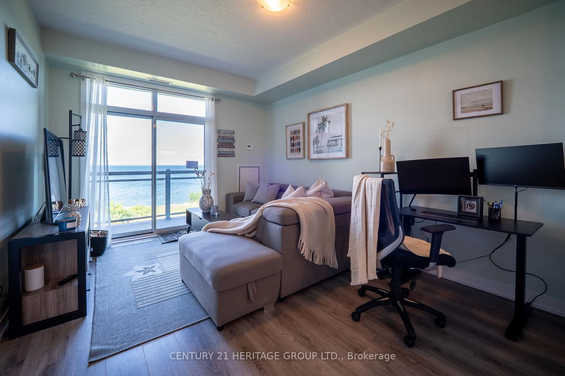 Photo 7 of Unit 301, 35 Southshore Crescent, Hamilton, Lakeshore — HOMEH