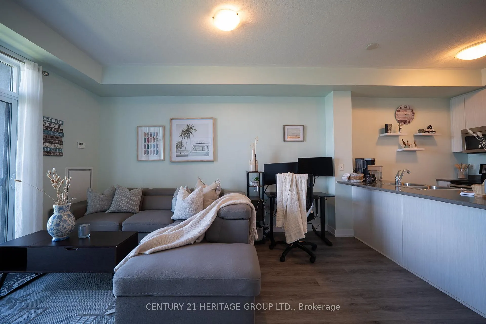 Photo 8 of Unit 301, 35 Southshore Crescent, Hamilton, Lakeshore — HOMEH