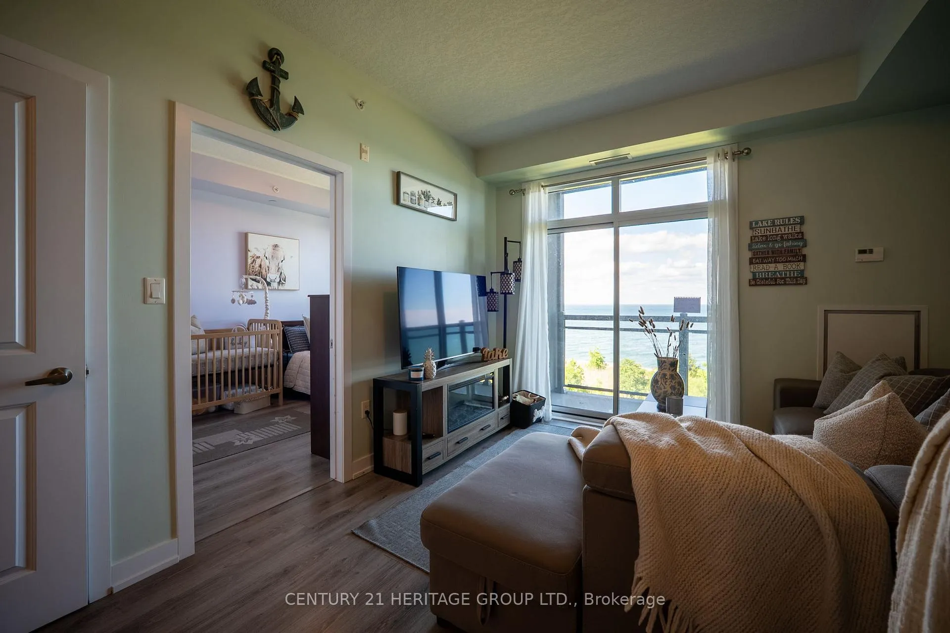 Photo 10 of Unit 301, 35 Southshore Crescent, Hamilton, Lakeshore — HOMEH