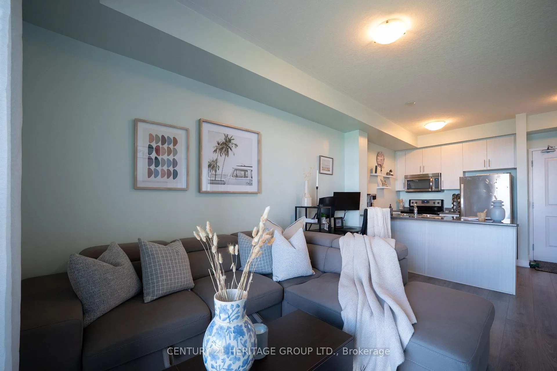 Photo 11 of Unit 301, 35 Southshore Crescent, Hamilton, Lakeshore — HOMEH