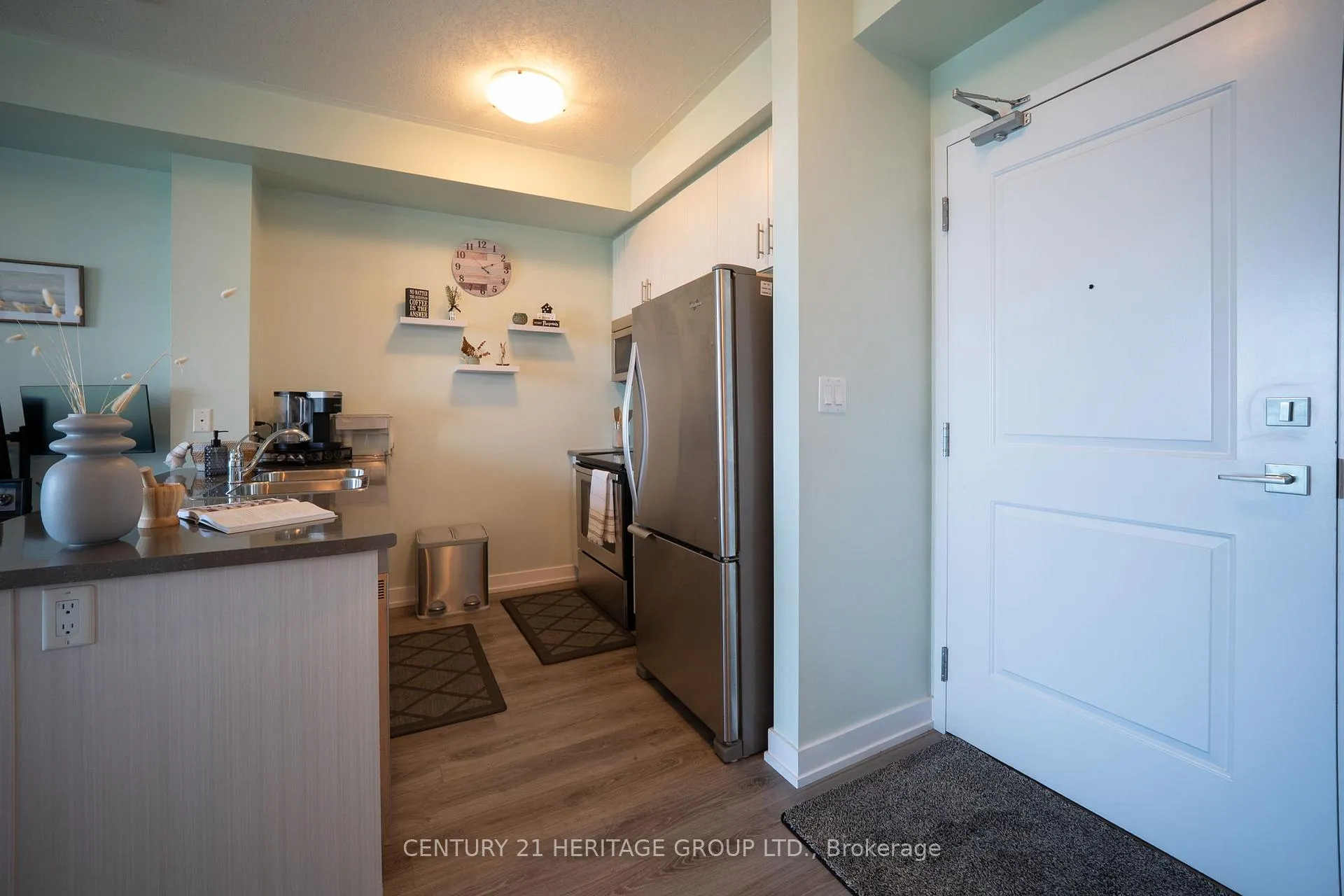 Photo 17 of Unit 301, 35 Southshore Crescent, Hamilton, Lakeshore — HOMEH