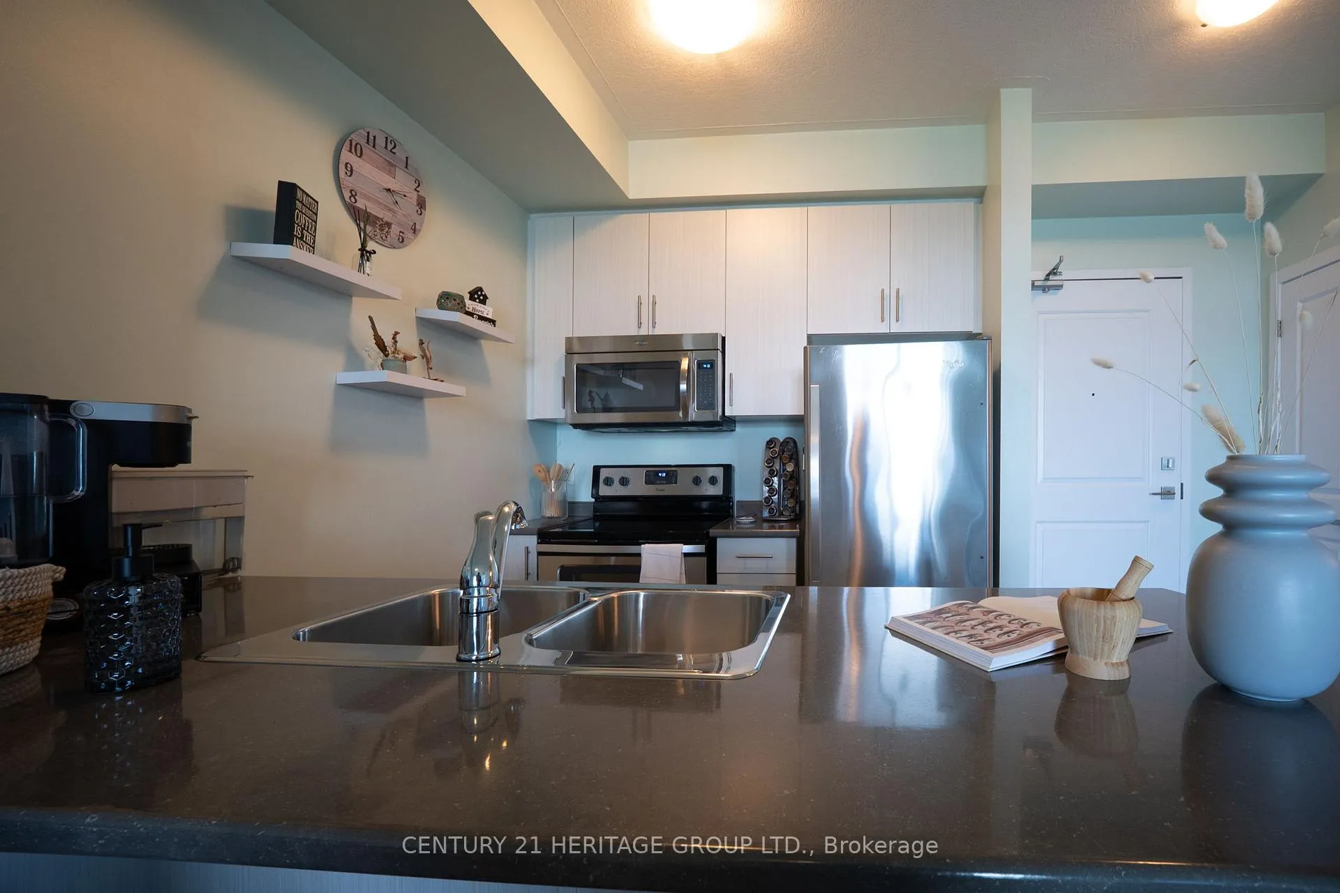 Photo 18 of Unit 301, 35 Southshore Crescent, Hamilton, Lakeshore — HOMEH