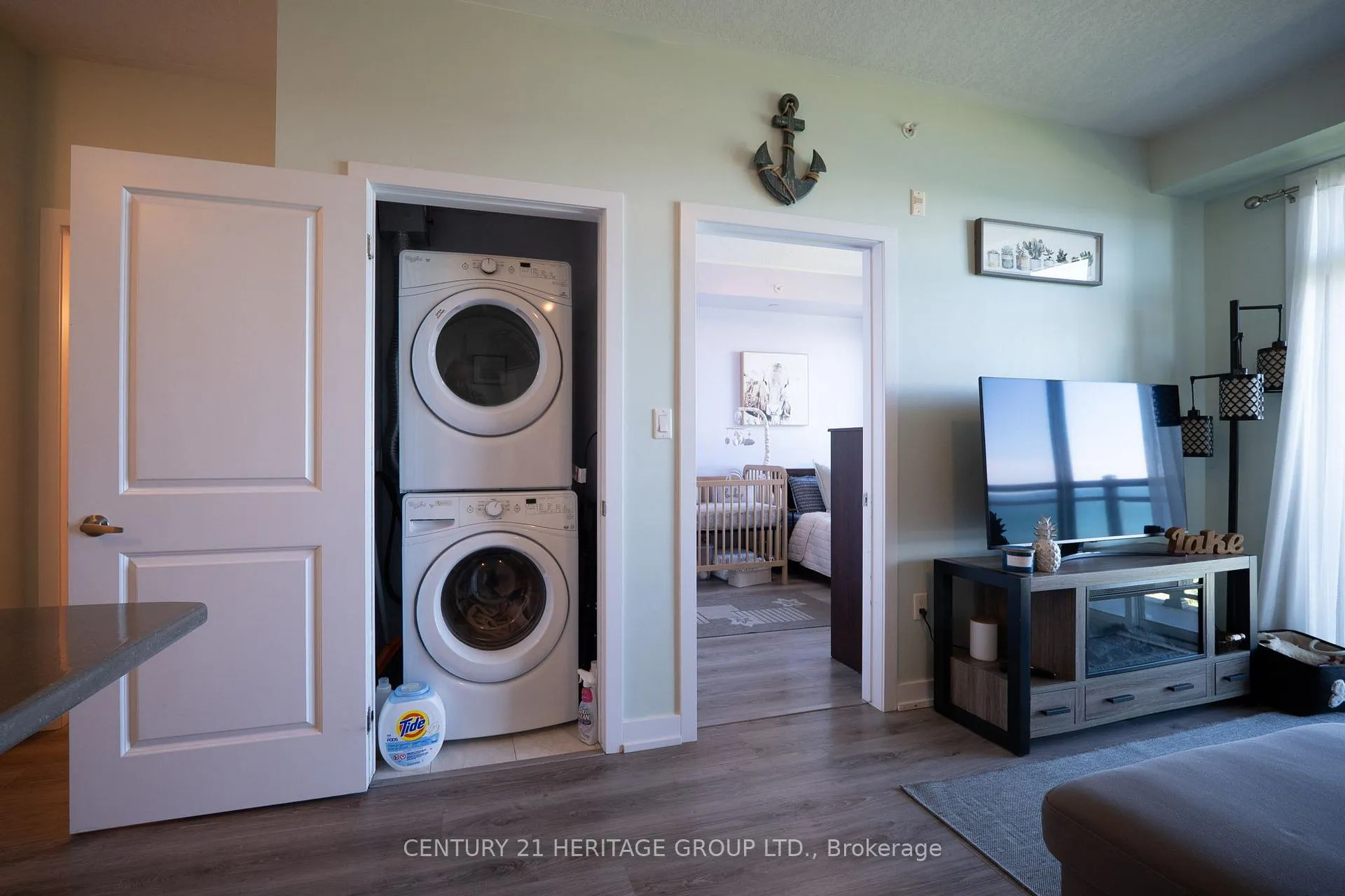 Photo 23 of Unit 301, 35 Southshore Crescent, Hamilton, Lakeshore — HOMEH