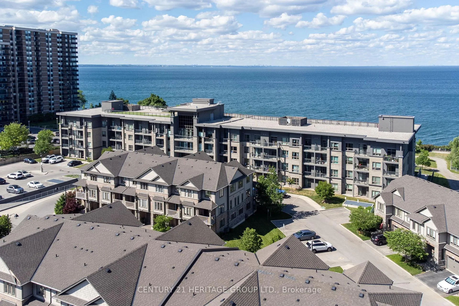 Photo 33 of Unit 301, 35 Southshore Crescent, Hamilton, Lakeshore — HOMEH
