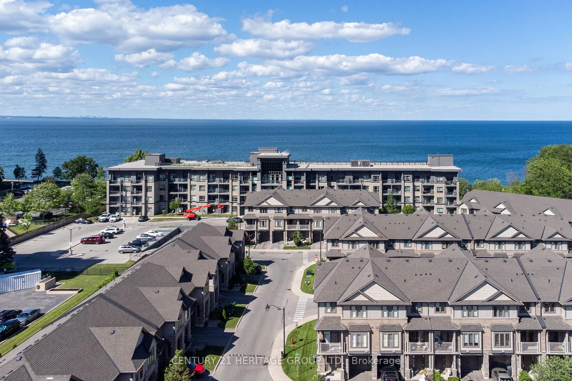 Photo 35 of Unit 301, 35 Southshore Crescent, Hamilton, Lakeshore — HOMEH
