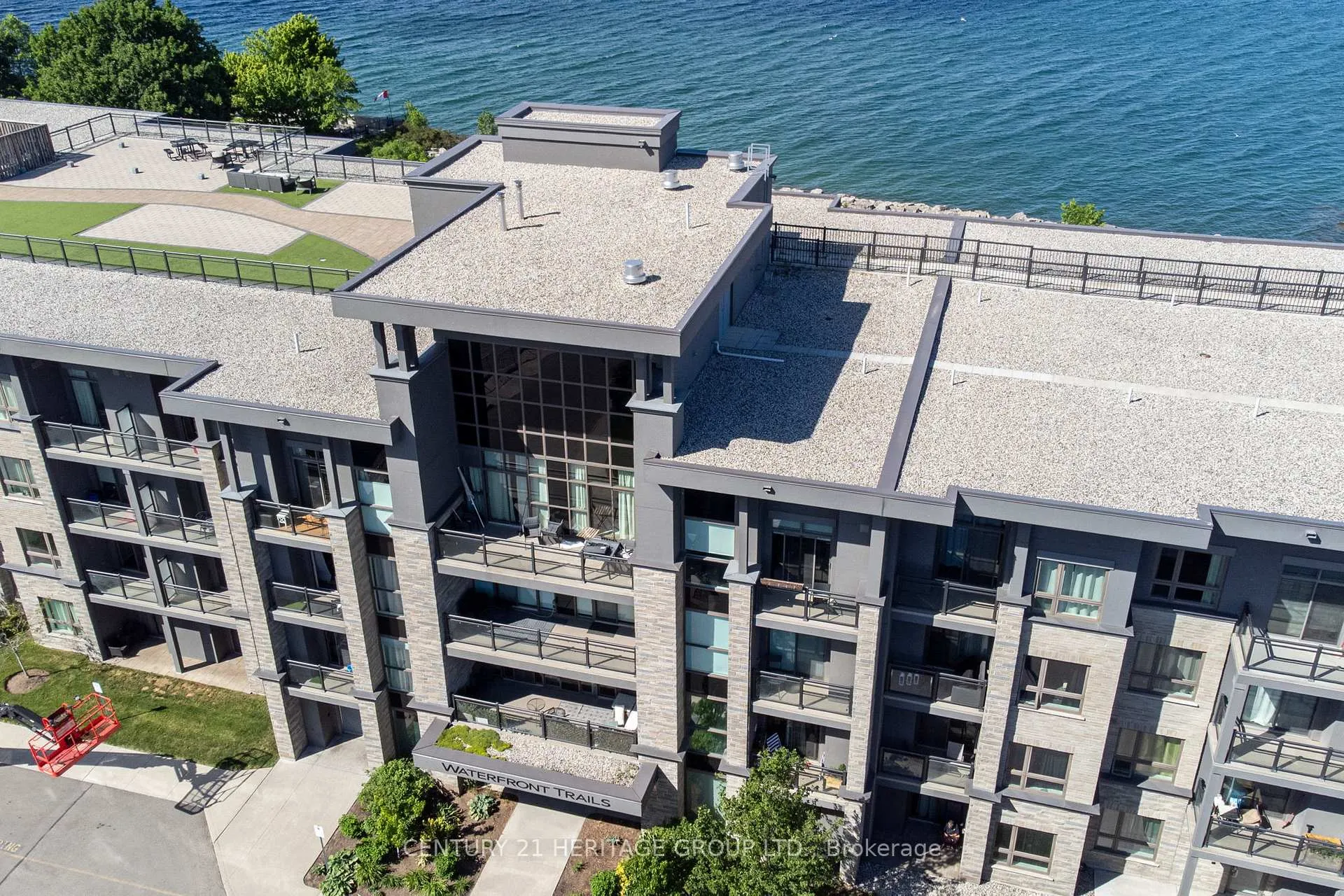 Photo 43 of Unit 301, 35 Southshore Crescent, Hamilton, Lakeshore — HOMEH