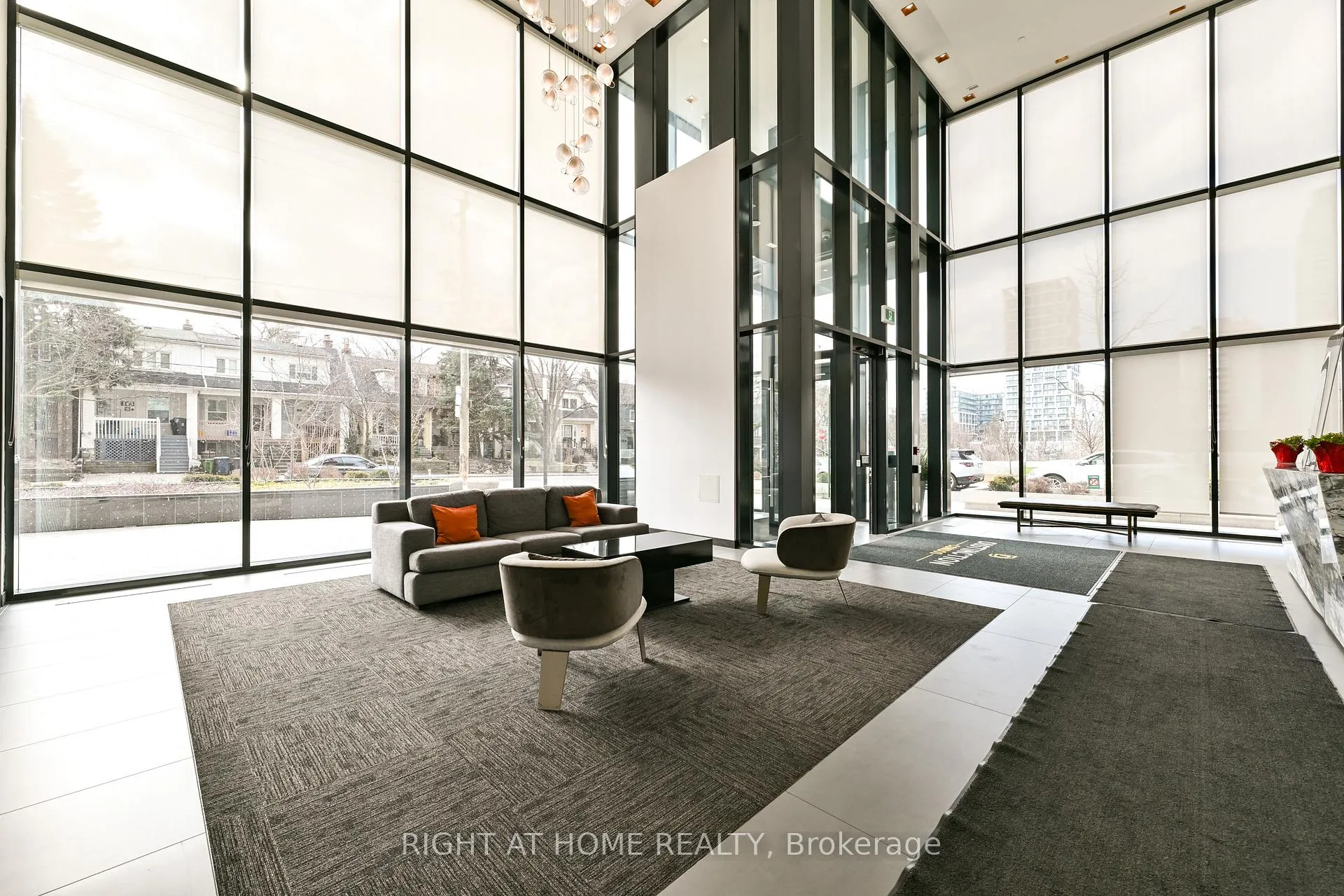 Photo 11 of Unit 1008, 11 Lillian Street, Toronto, Mount Pleasant West — HOMEH