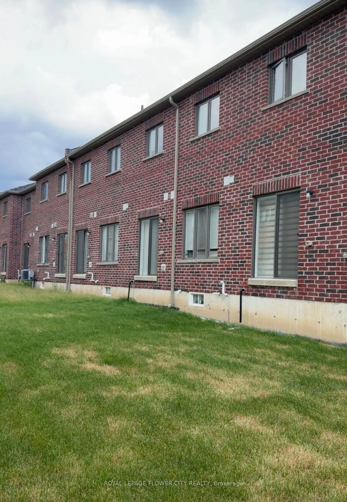 Photo 3 of 89 Baker Street, Thorold, Thorold Downtown — HOMEH