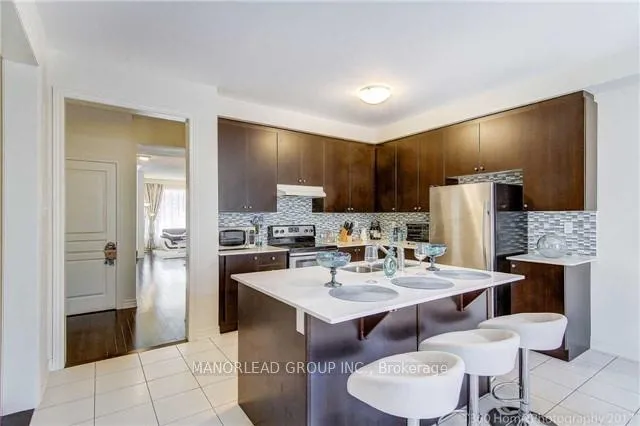 Photo 4 of 8 Foshan Avenue, Markham, Berczy — HOMEH