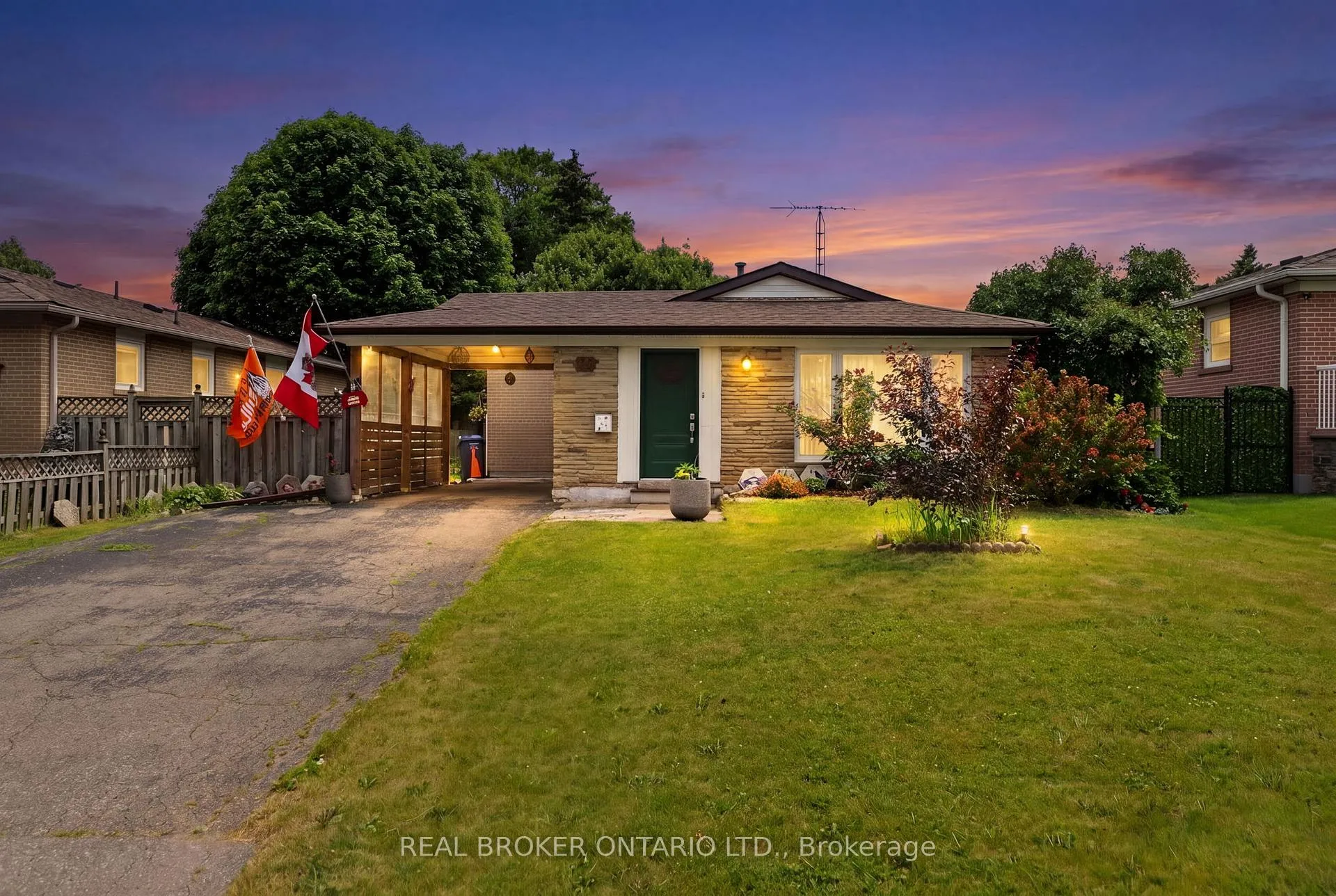 Photo 2 of 29 Northwood Drive, Brampton, Northwood Park — HOMEH