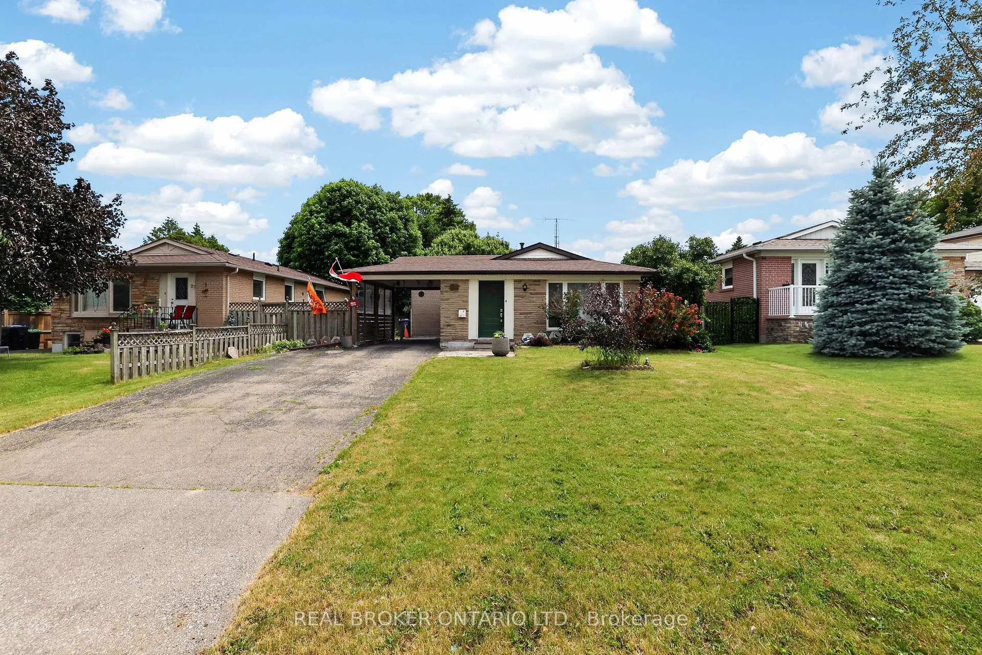 Photo 3 of 29 Northwood Drive, Brampton, Northwood Park — HOMEH