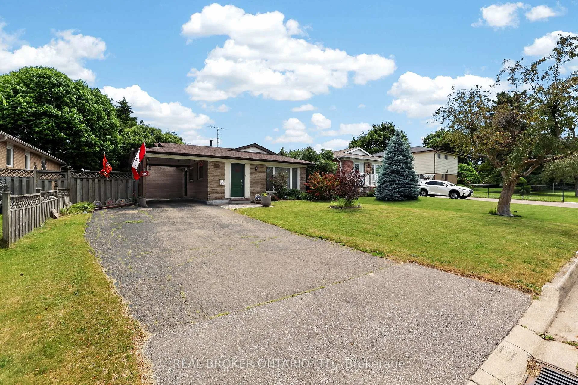 Photo 4 of 29 Northwood Drive, Brampton, Northwood Park — HOMEH