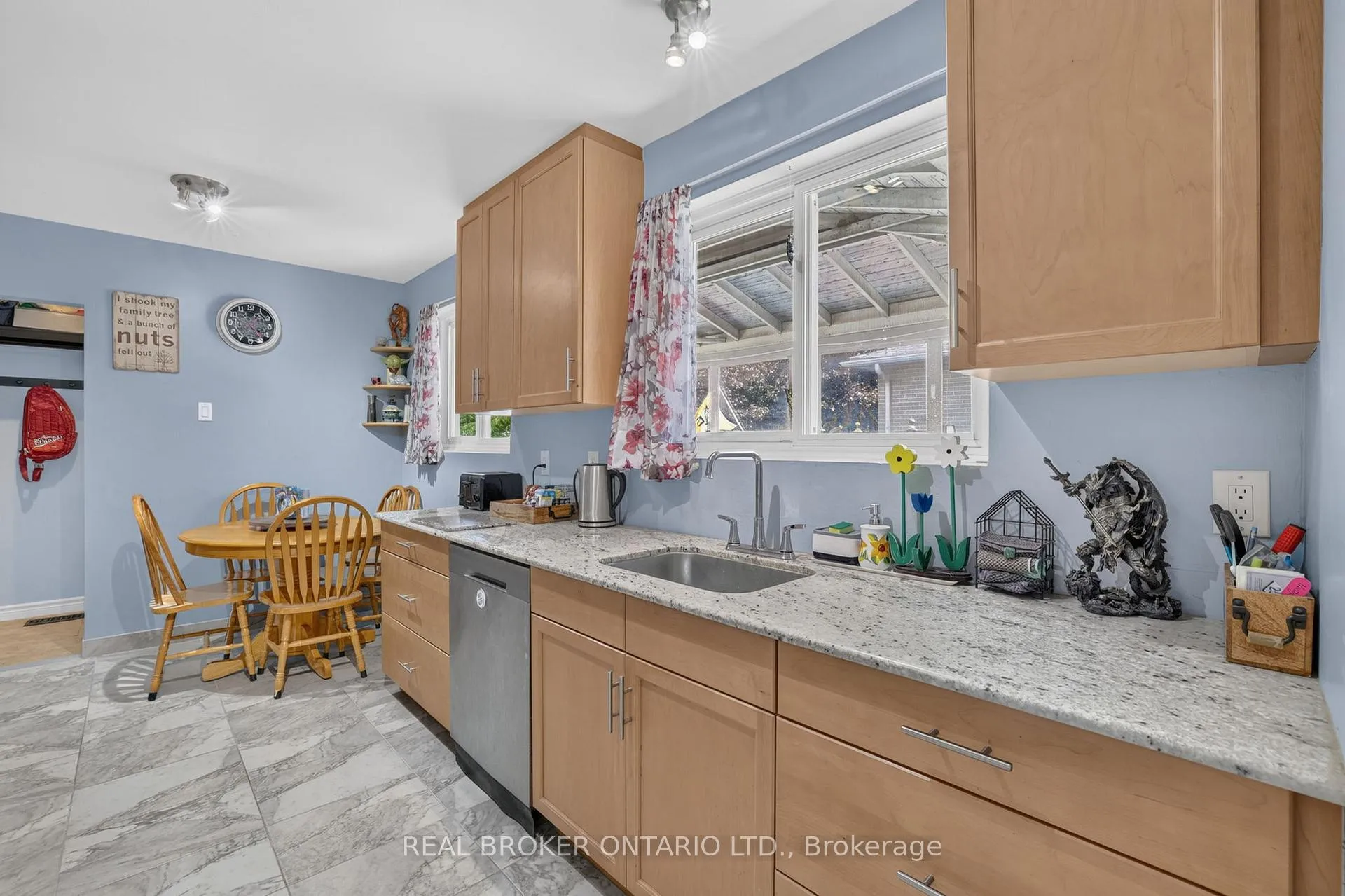 Photo 14 of 29 Northwood Drive, Brampton, Northwood Park — HOMEH