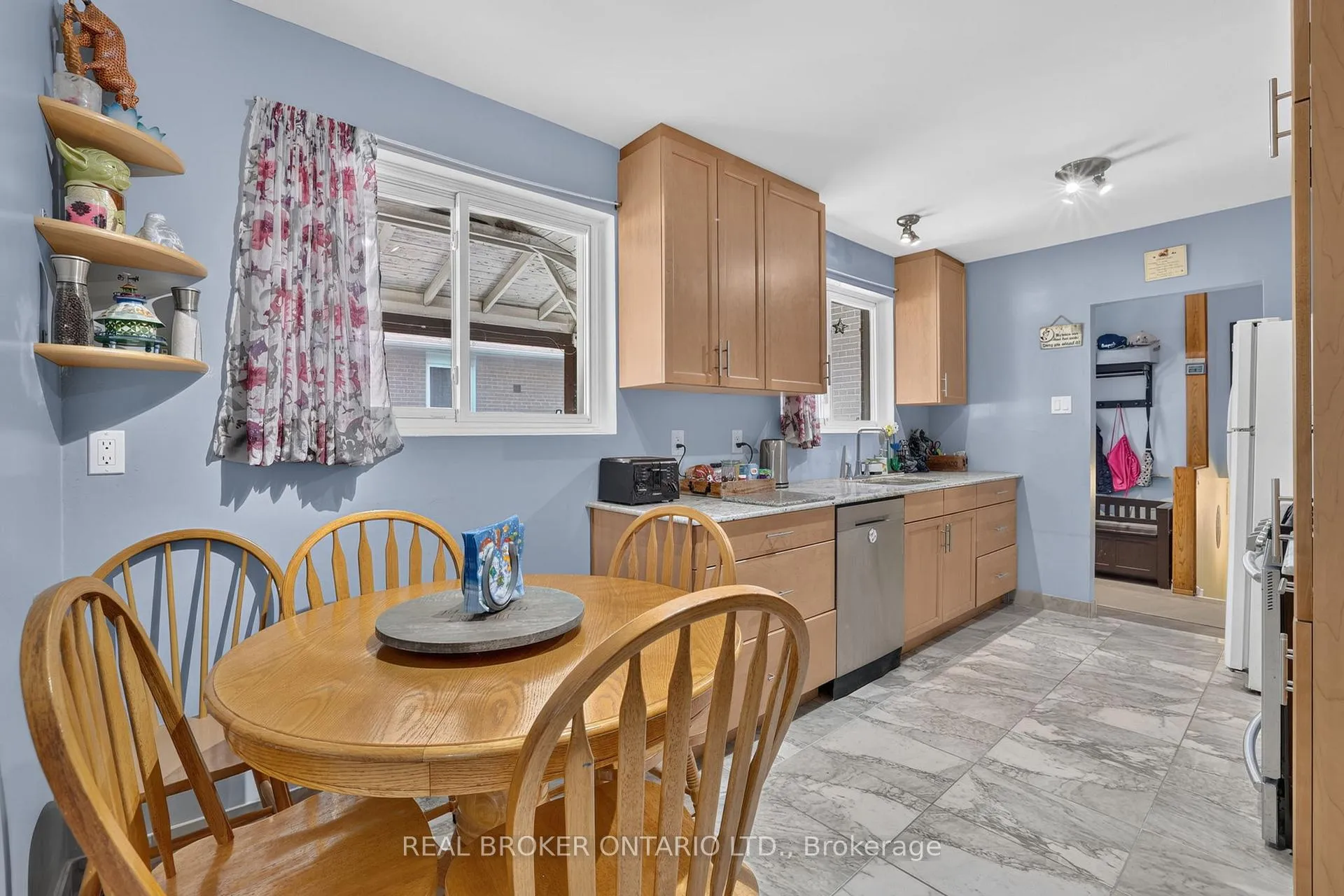Photo 16 of 29 Northwood Drive, Brampton, Northwood Park — HOMEH