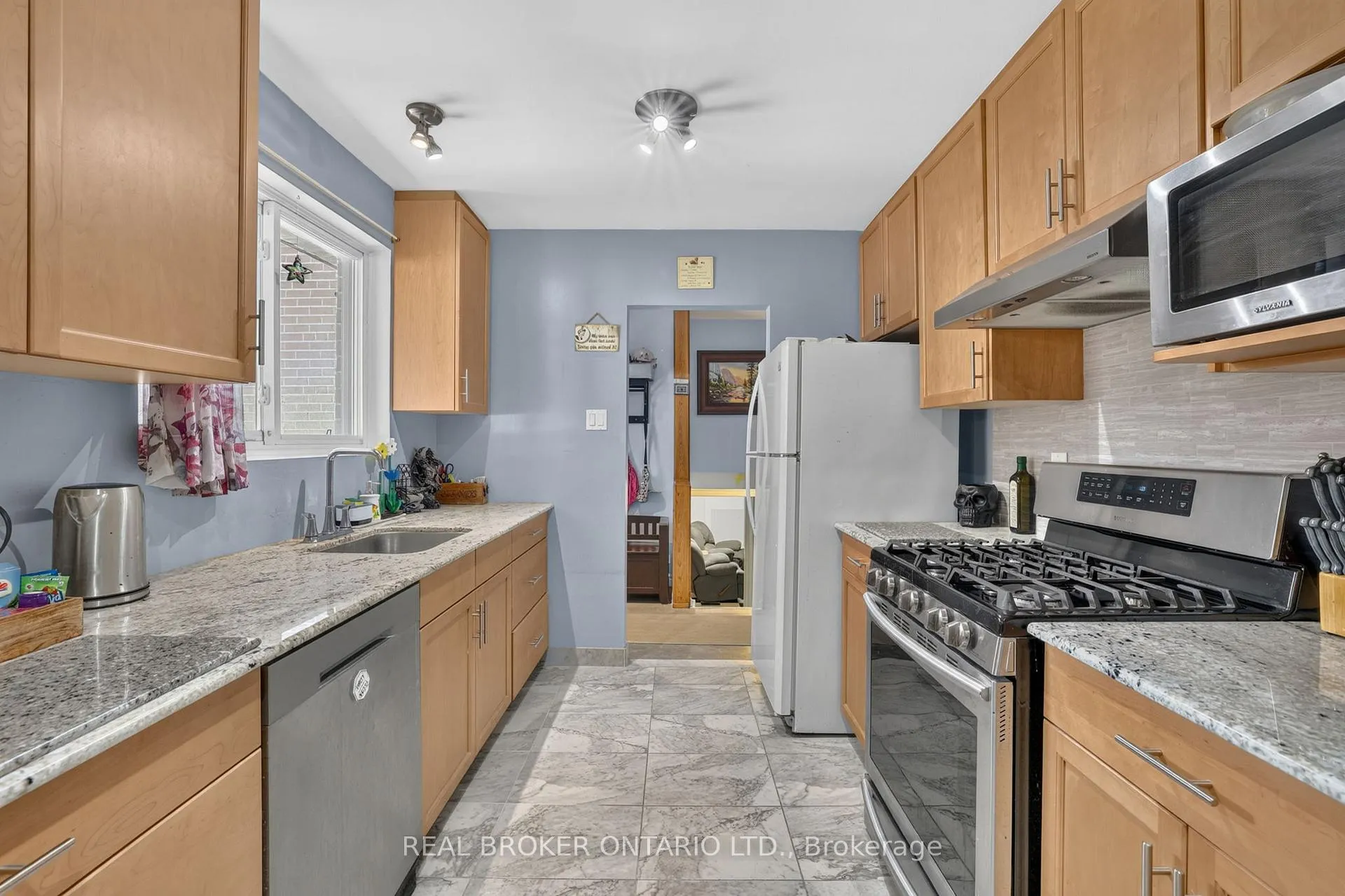 Photo 17 of 29 Northwood Drive, Brampton, Northwood Park — HOMEH