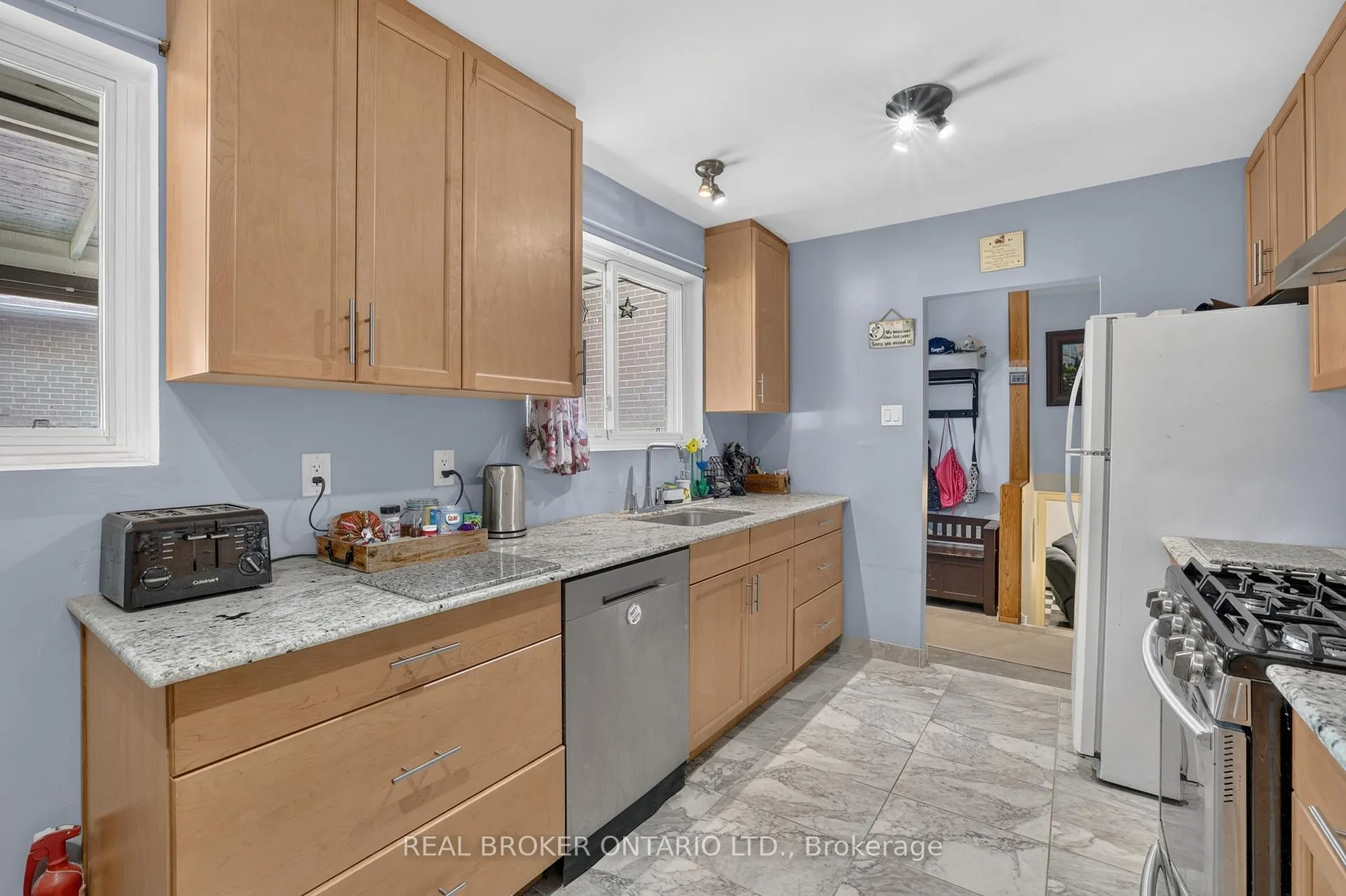 Photo 18 of 29 Northwood Drive, Brampton, Northwood Park — HOMEH