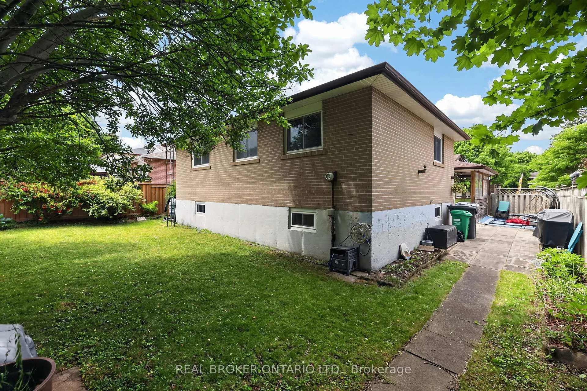 Photo 42 of 29 Northwood Drive, Brampton, Northwood Park — HOMEH