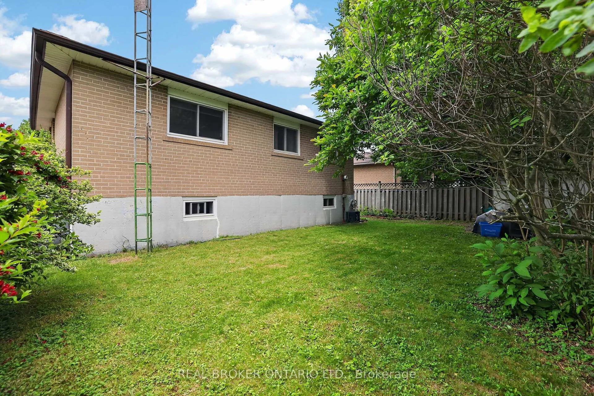 Photo 48 of 29 Northwood Drive, Brampton, Northwood Park — HOMEH