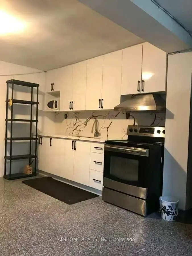 Photo 3 of Unit MainFlr, 137A Markham Street, Toronto, Trinity-Bellwoods — HOMEH