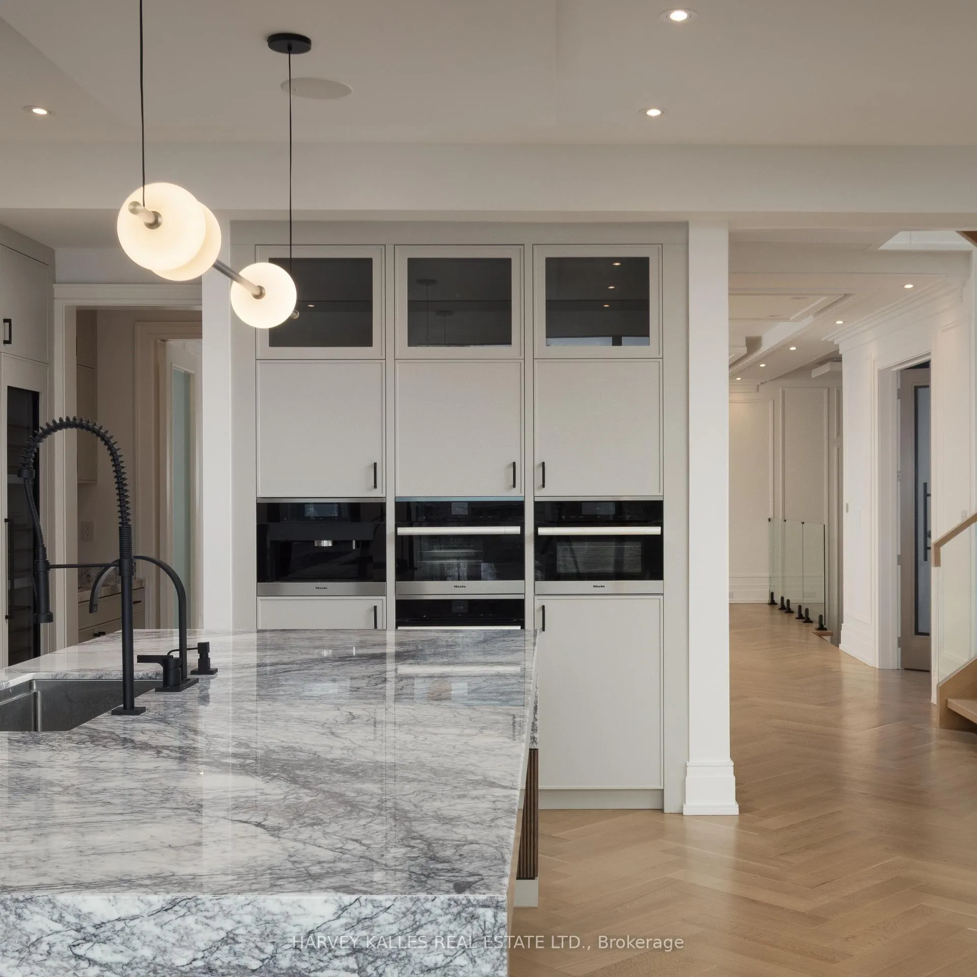 Photo 8 of 217 Richview Avenue, Toronto, Forest Hill South — HOMEH