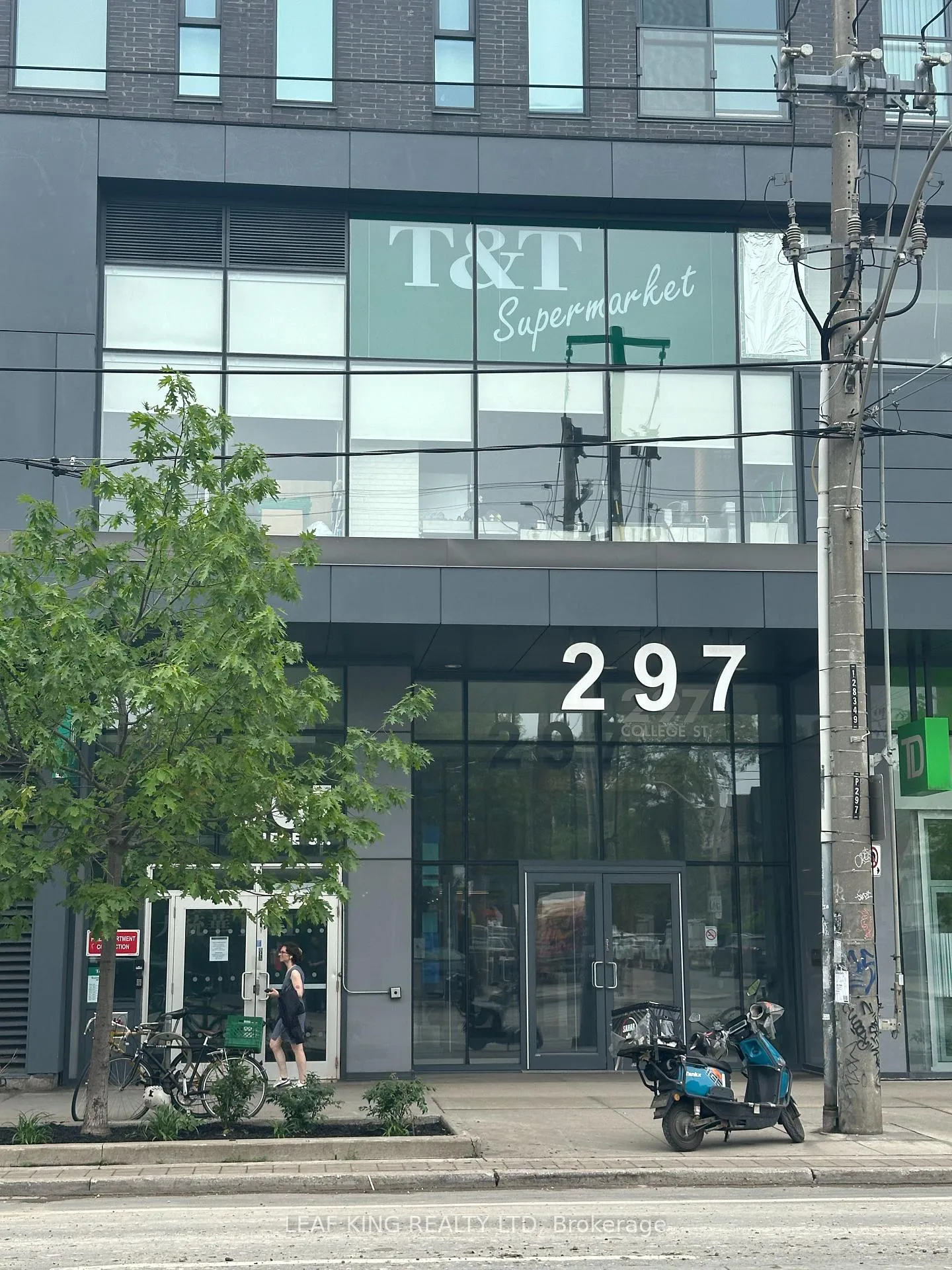 Photo 2 of Unit ph08, 297 College Street, Toronto, Kensington-Chinatown — HOMEH