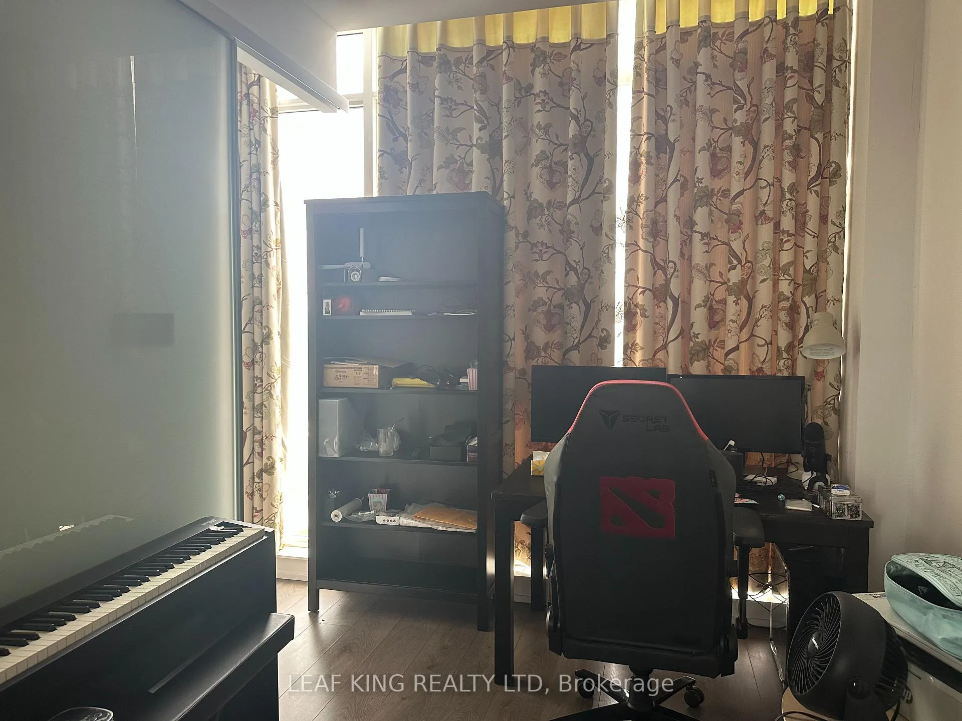 Photo 5 of Unit ph08, 297 College Street, Toronto, Kensington-Chinatown — HOMEH